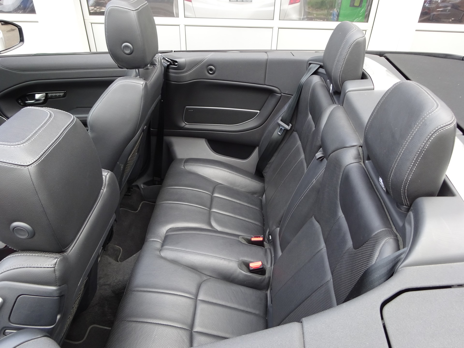 LAND ROVER Range Rover Evoque Convert. 2.0Si4 HSE Dynamic AT9-image-14