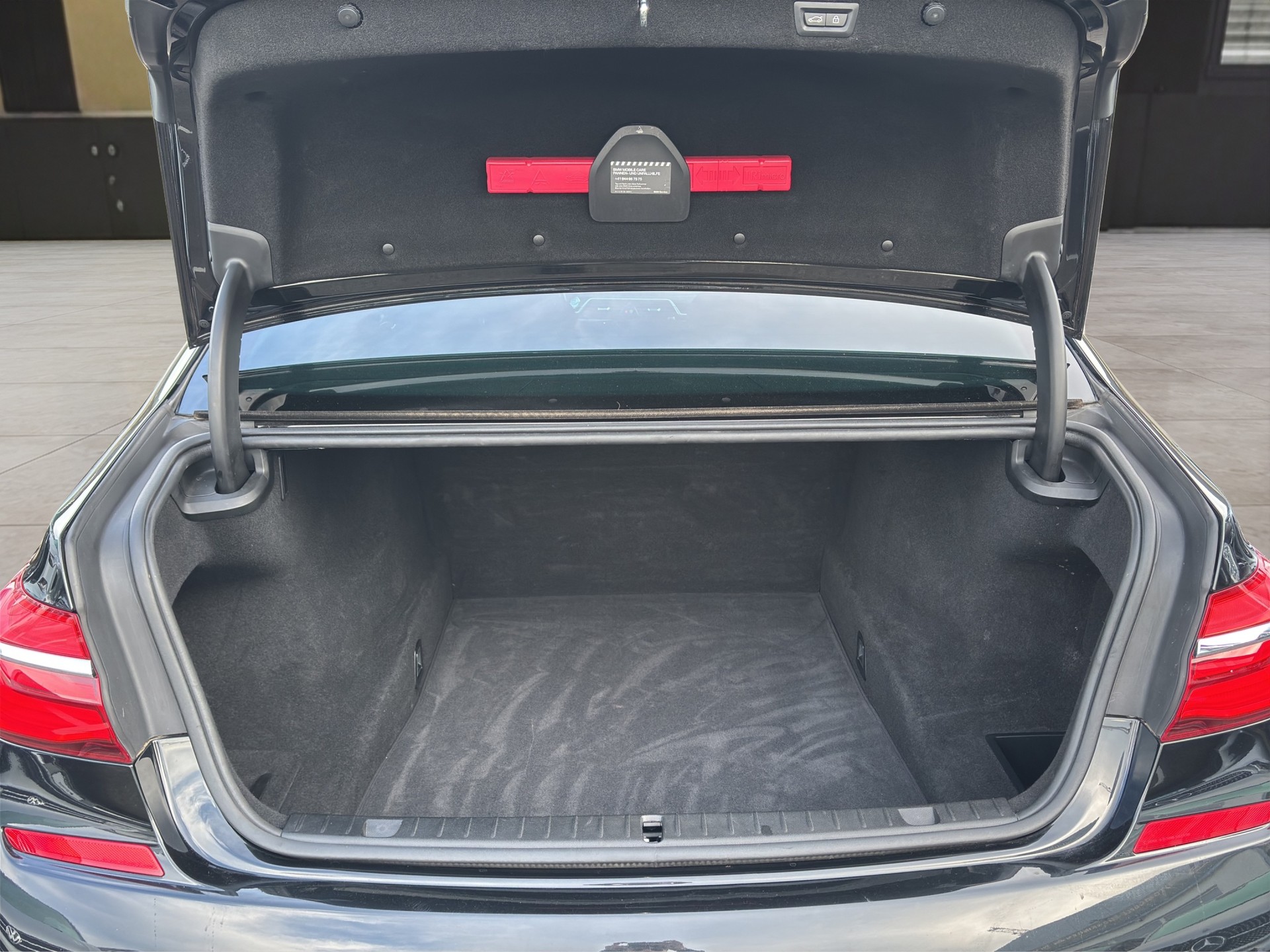 BMW 730d xDrive SAG-image-13