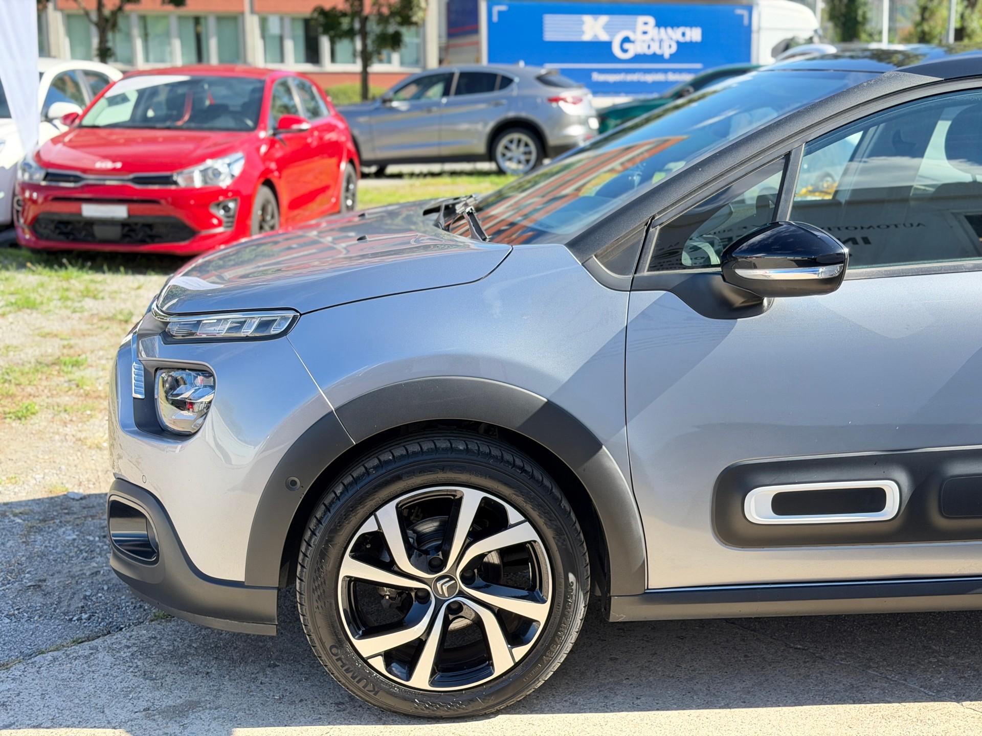 CITROEN C3 1.2i PureTech Shine-image-3