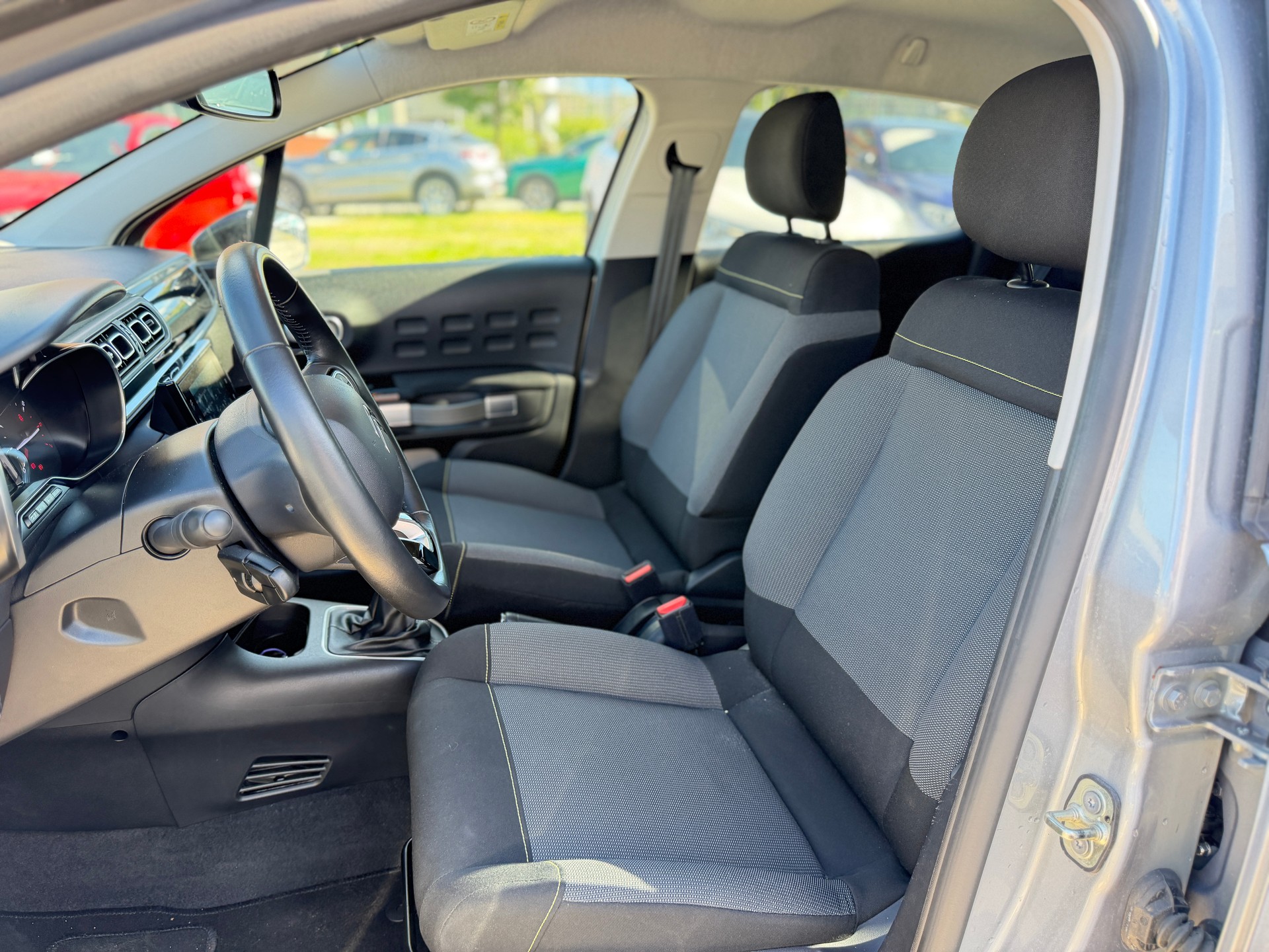 CITROEN C3 1.2i PureTech Shine-image-8