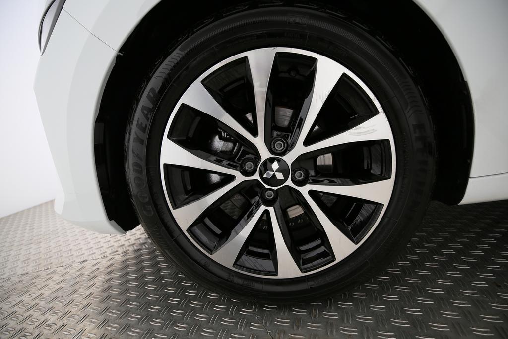 MITSUBISHI Colt 1.0 Invite-image-8
