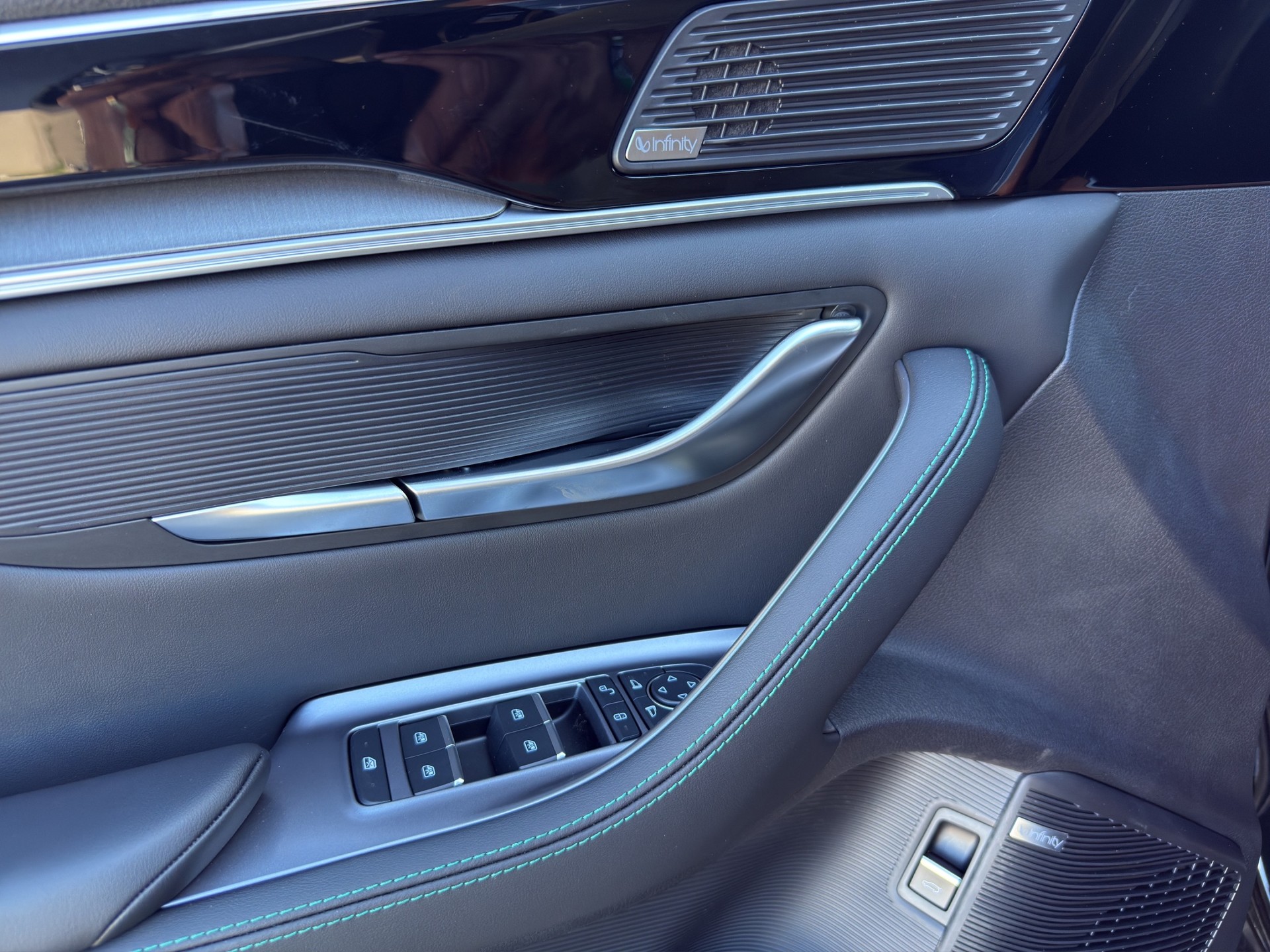 BYD Seal U DM-i Design AWD-image-8
