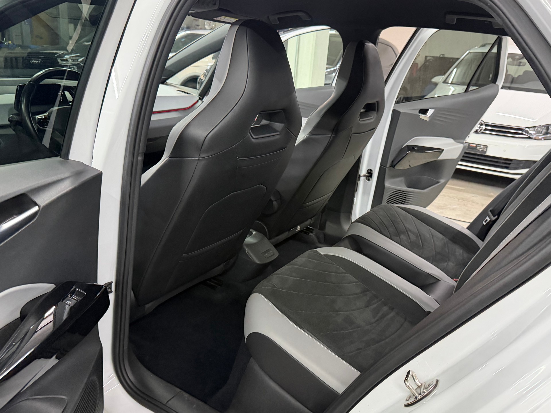 VW ID.3 Pro S 77 kWh Tour-image-12