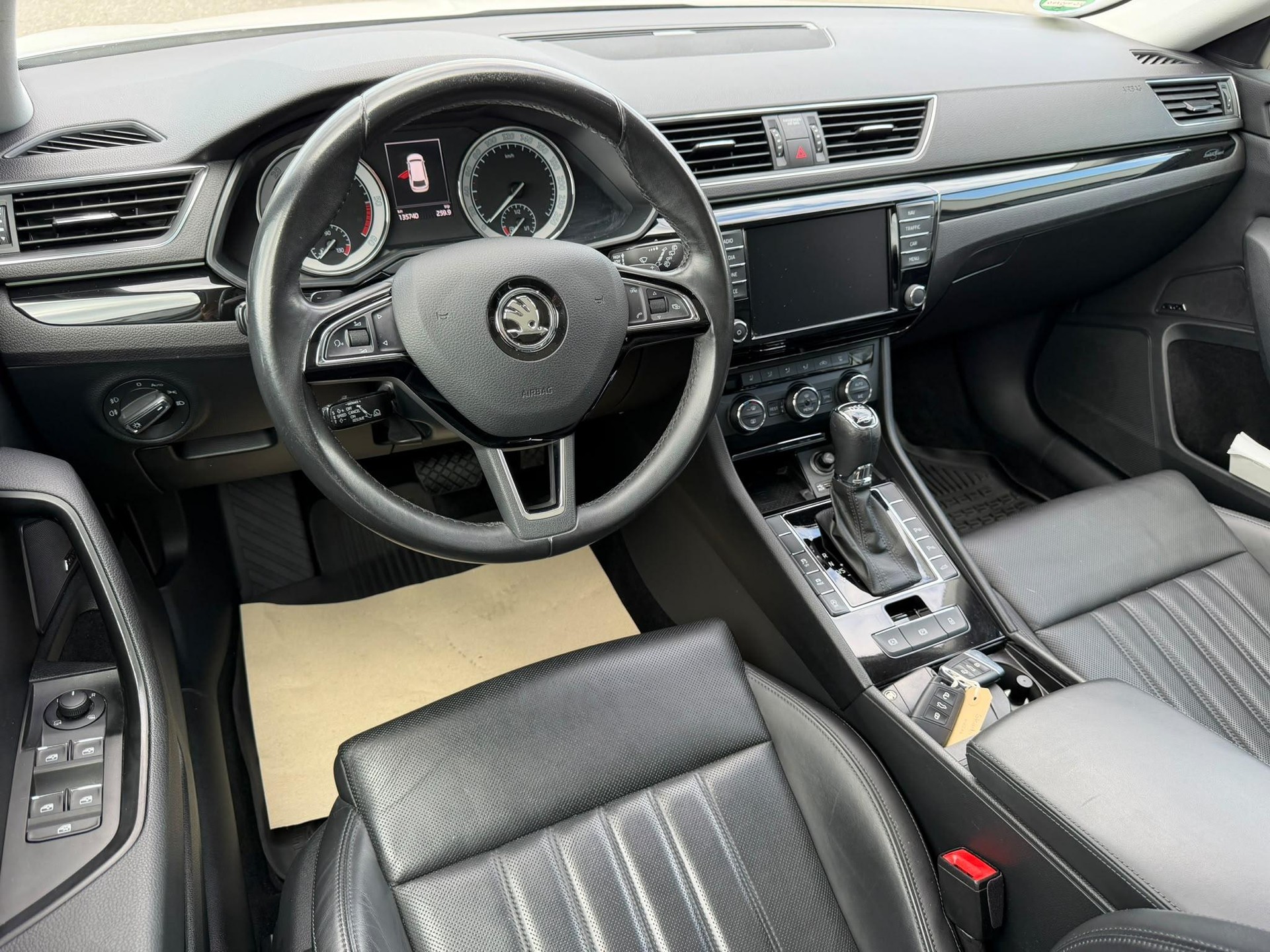 SKODA Superb Combi 2.0 TDI 190 L & K 4x4 DSG (Laurin & Klement)-image-7