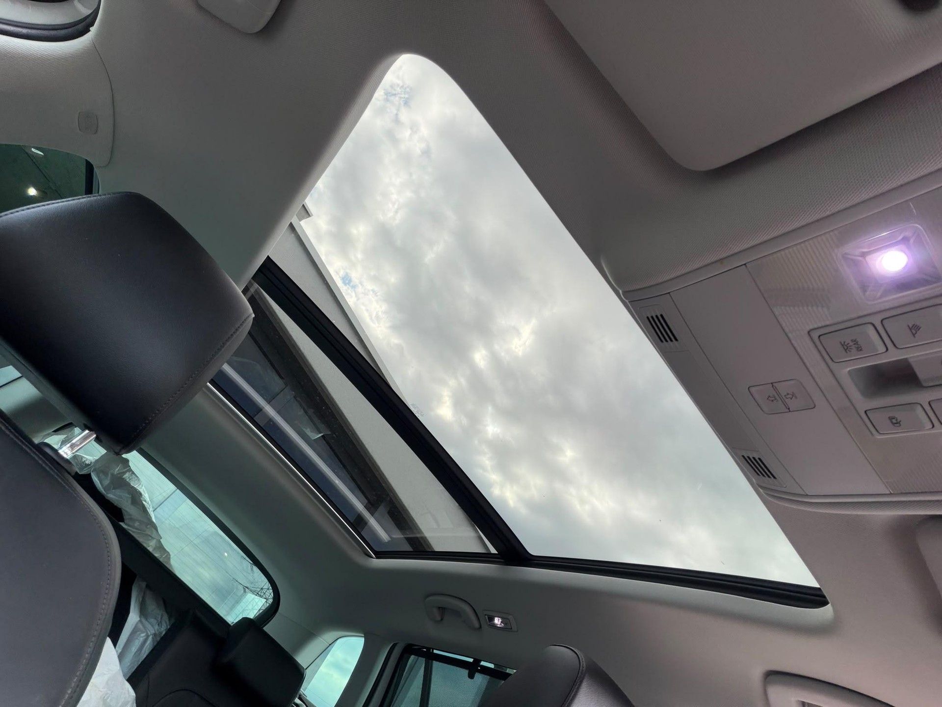 SKODA Superb Combi 2.0 TDI 190 L & K 4x4 DSG (Laurin & Klement)-image-26
