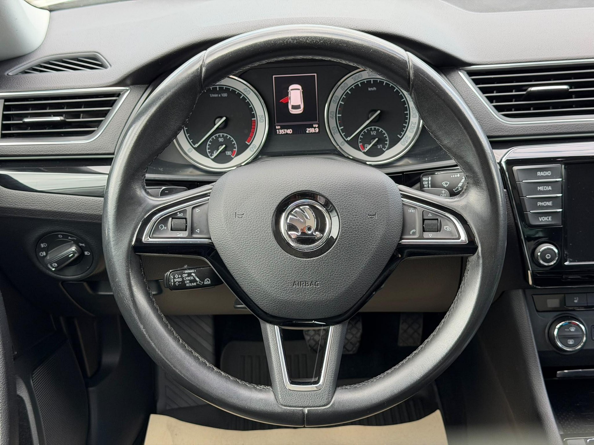 SKODA Superb Combi 2.0 TDI 190 L & K 4x4 DSG (Laurin & Klement)-image-9