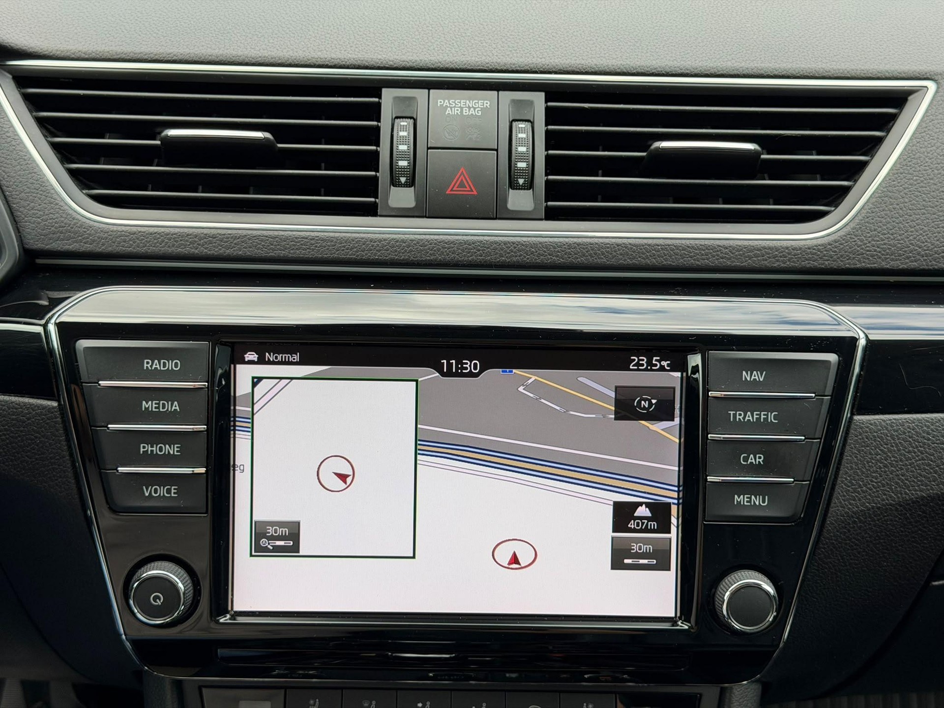 SKODA Superb Combi 2.0 TDI 190 L & K 4x4 DSG (Laurin & Klement)-image-15