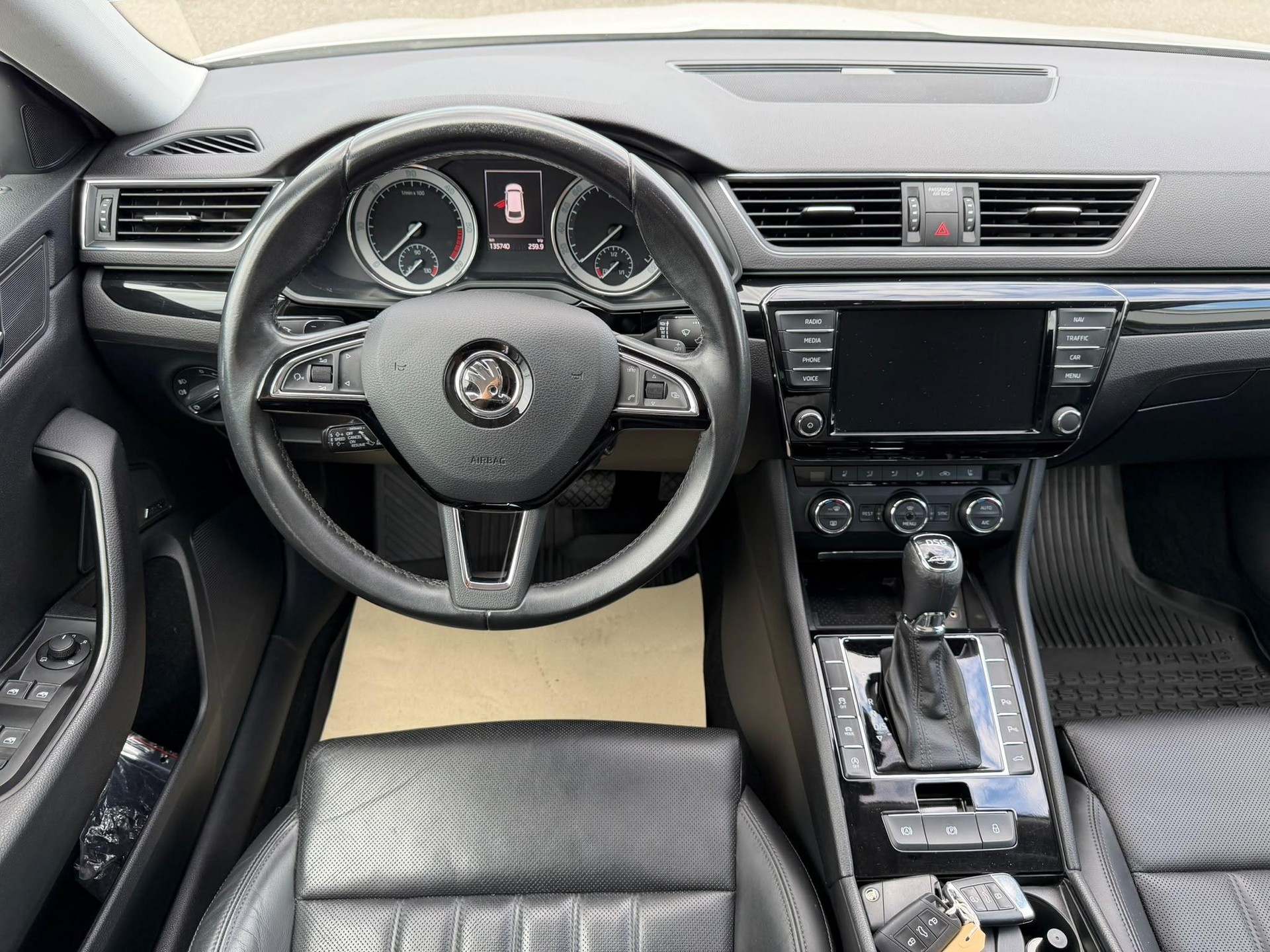 SKODA Superb Combi 2.0 TDI 190 L & K 4x4 DSG (Laurin & Klement)-image-8