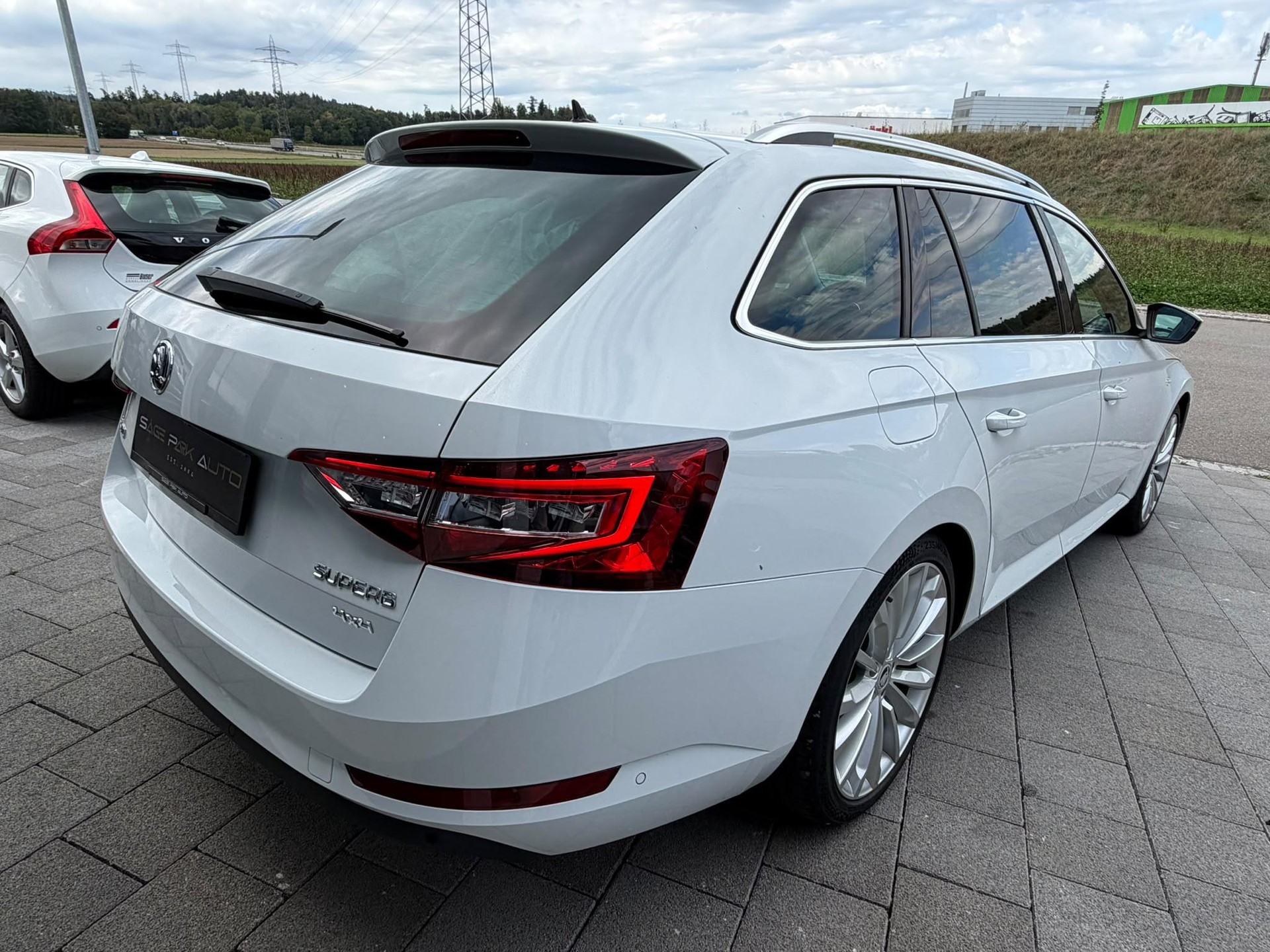 SKODA Superb Combi 2.0 TDI 190 L & K 4x4 DSG (Laurin & Klement)-image-6