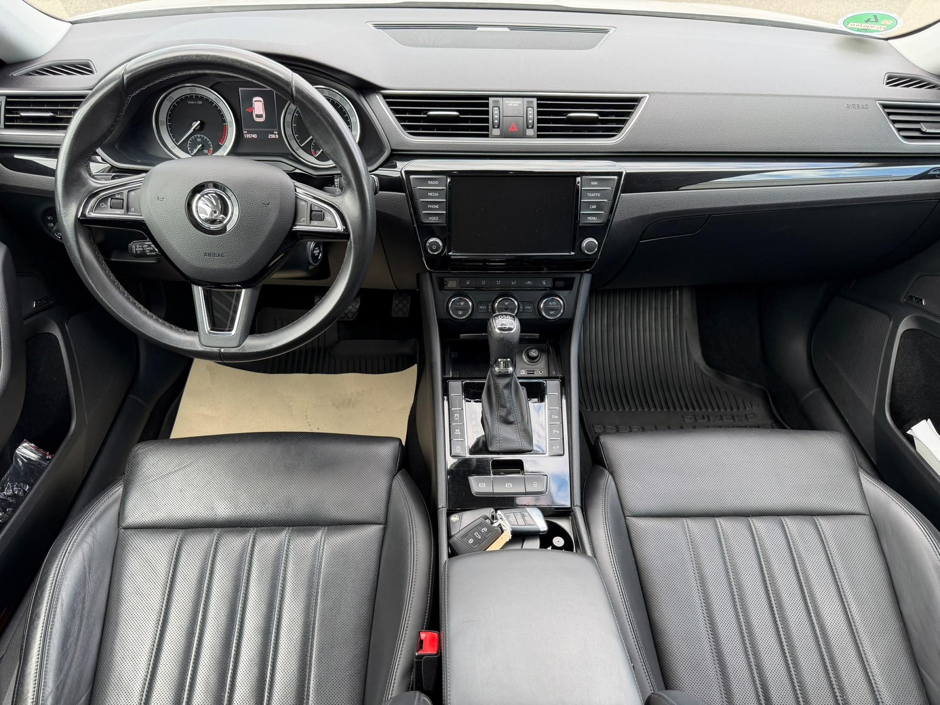 SKODA Superb Combi 2.0 TDI 190 L & K 4x4 DSG (Laurin & Klement)-image-10