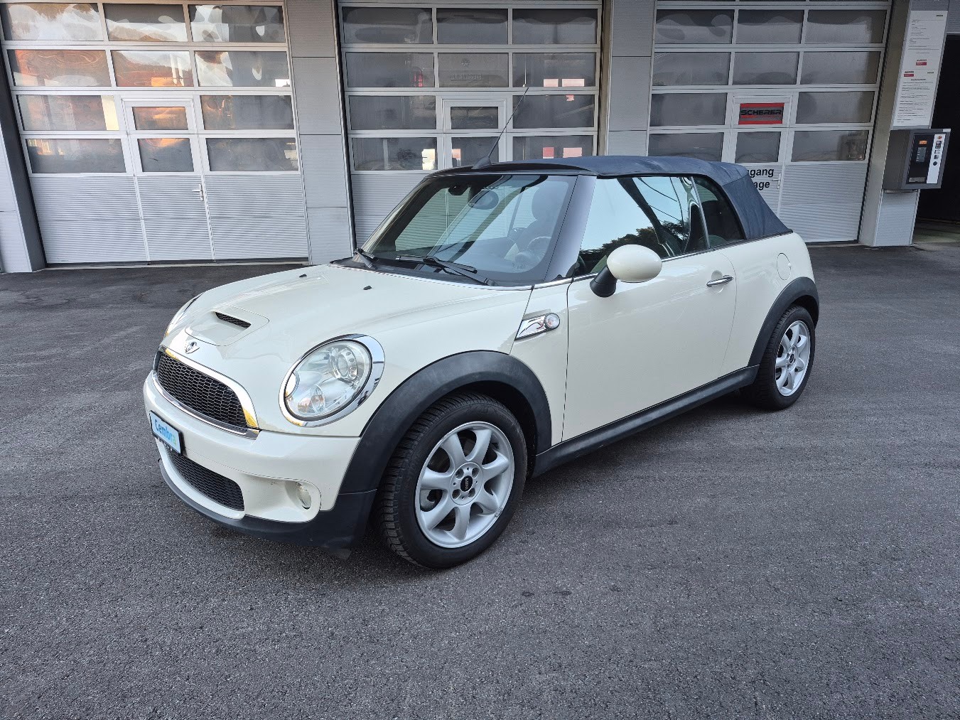 MINI Cooper S Cabriolet-image-0