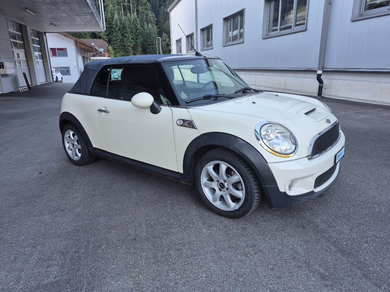 MINI Cooper S Cabriolet-image-6