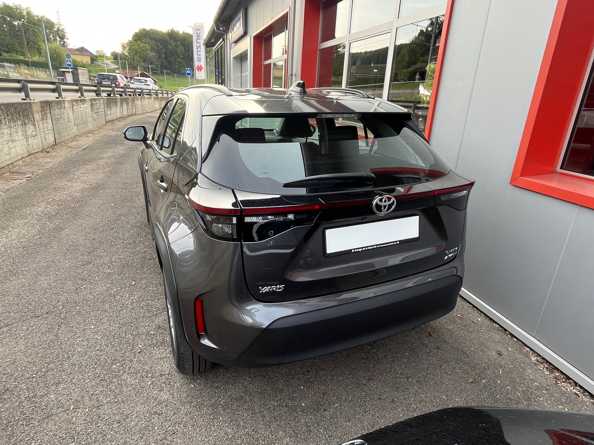 TOYOTA Yaris Cross 1.5 Comfort AWDi e-CVT-image-3