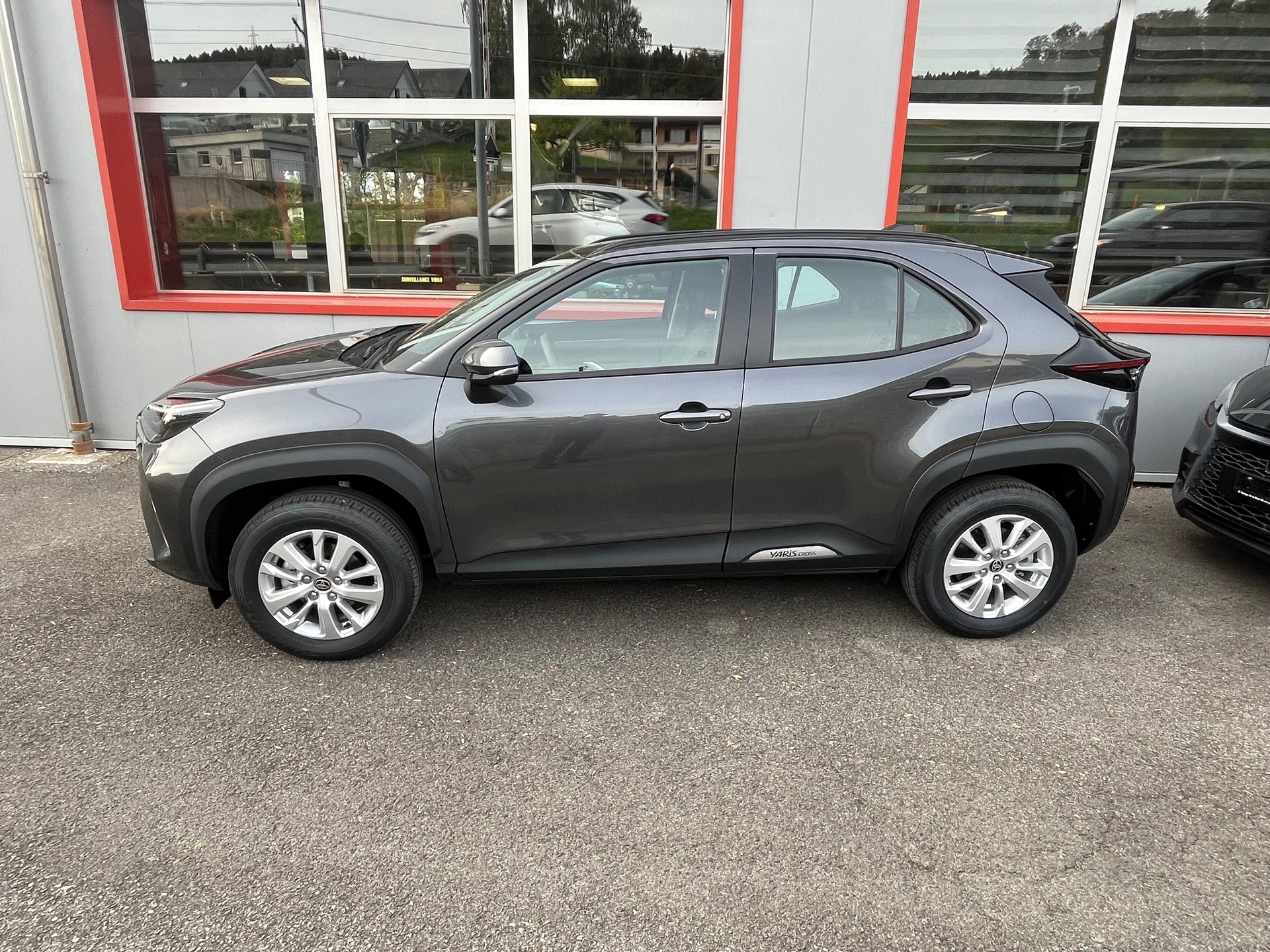 TOYOTA Yaris Cross 1.5 Comfort AWDi e-CVT-image-2