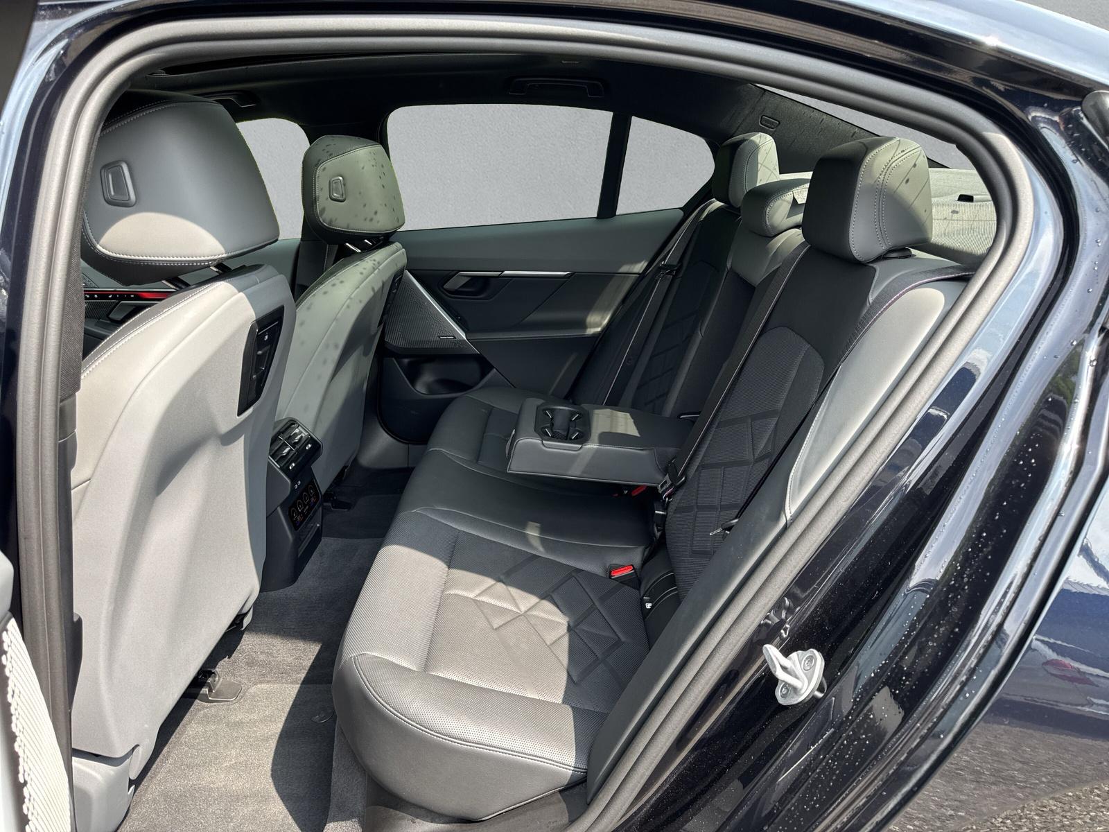 BMW i5 M60 M Sport Pro xDrive G60 (CH) AHK 📍 ** Action Leasing à 2.88% Jusqu'au 30.09.2026 **-image-11