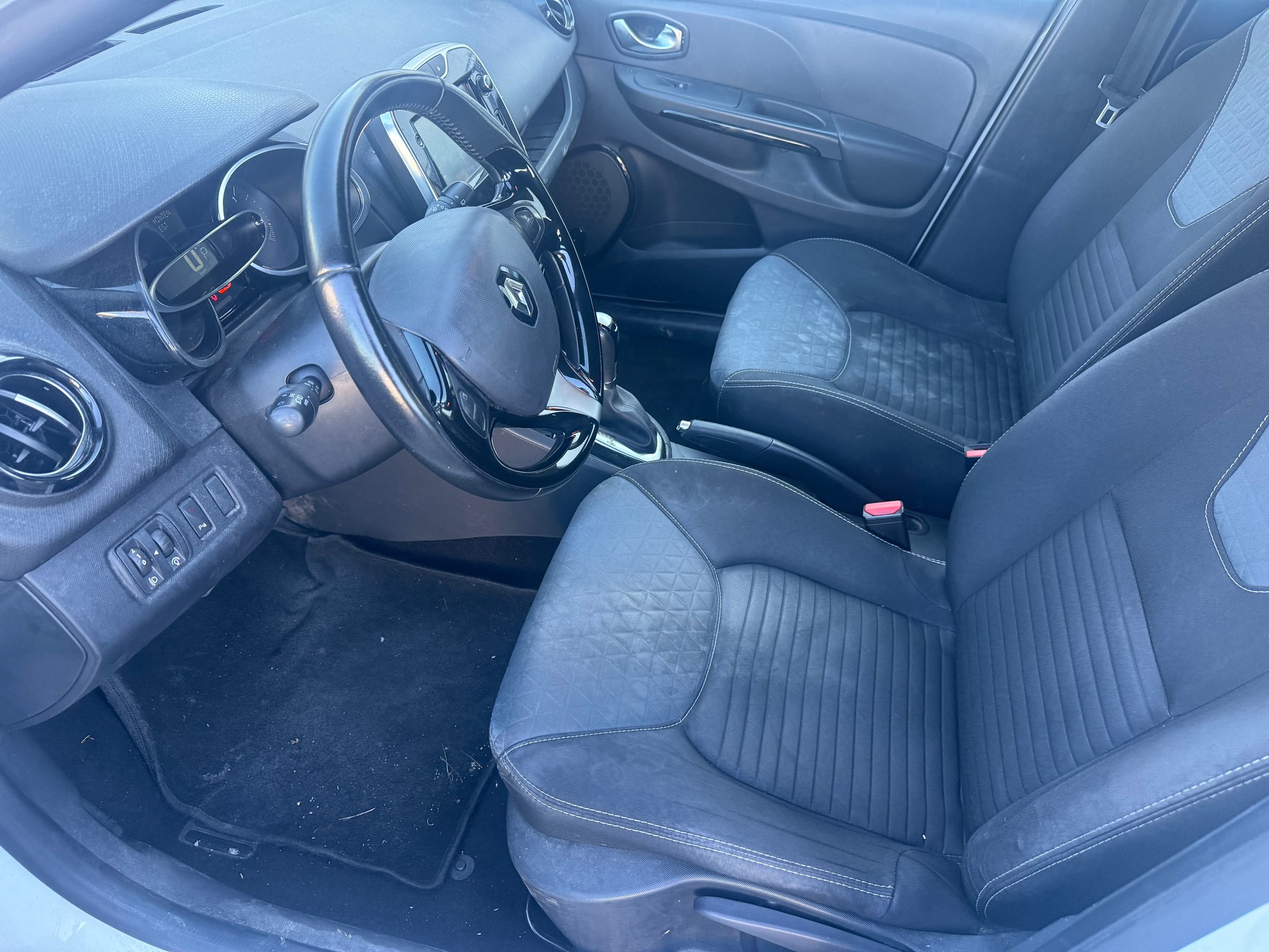 RENAULT Clio 1.2 16V T Dynamique EDC-image-5