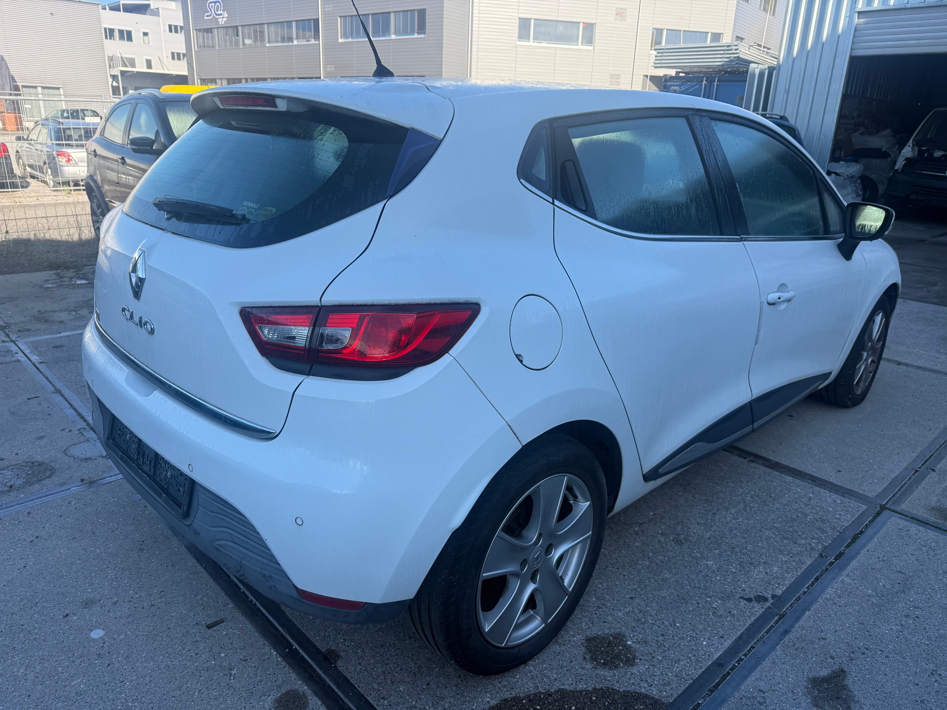 RENAULT Clio 1.2 16V T Dynamique EDC-image-2