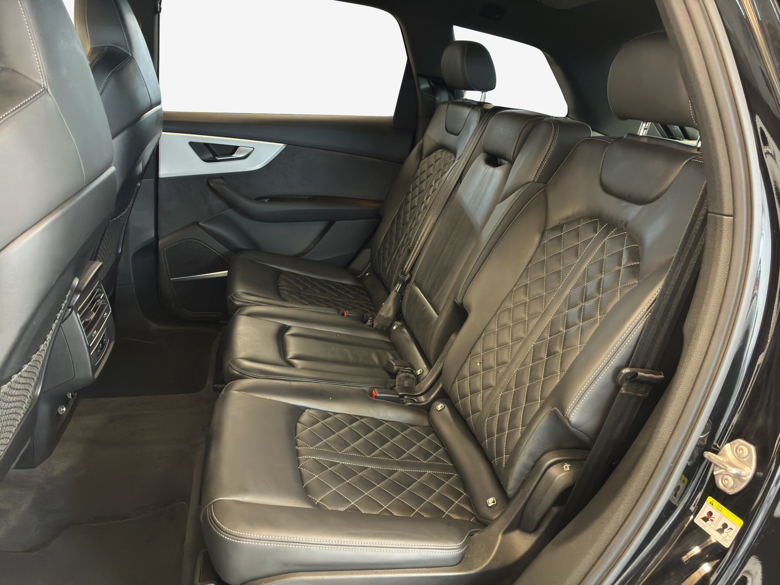 AUDI Q7 SUV TFSI e quattro 290 kW S line tiptronic-image-11