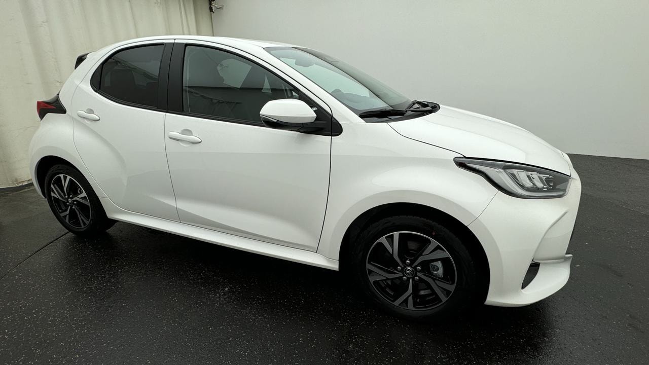 TOYOTA Yaris 1.5 Sport e-CVT-image-0