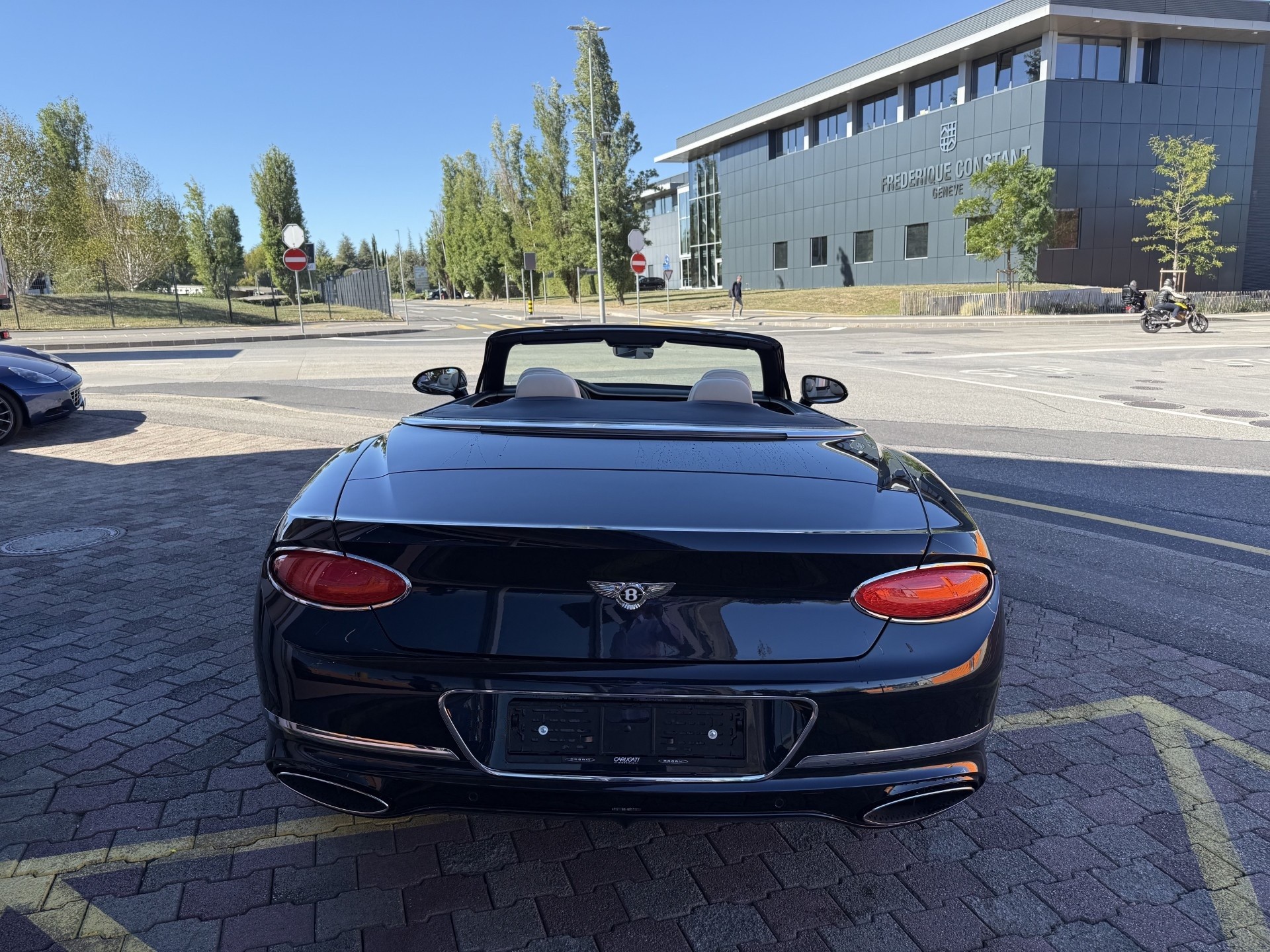 BENTLEY Continental GTC 6.0 W12-image-9