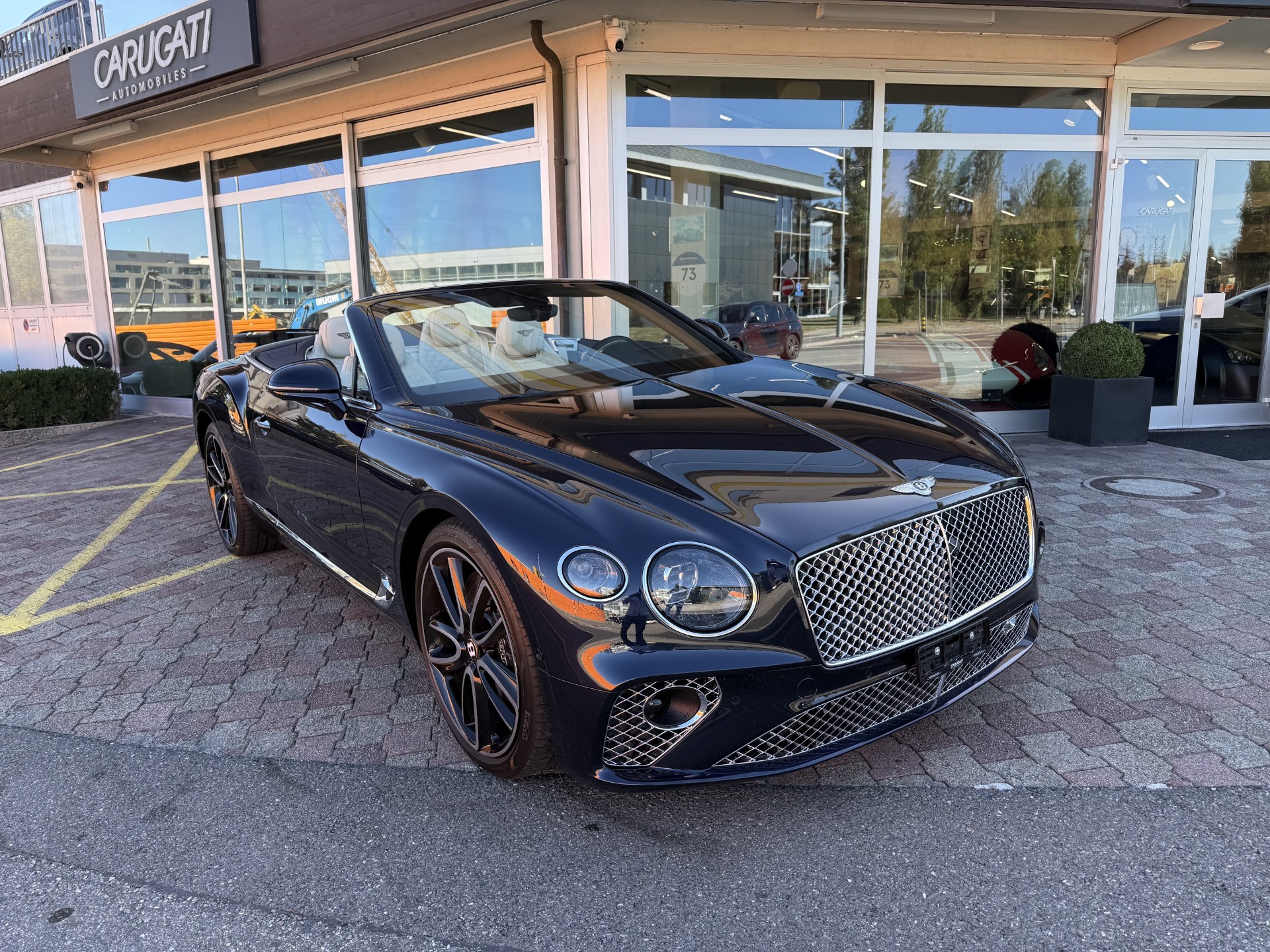 BENTLEY Continental GTC 6.0 W12-image-2
