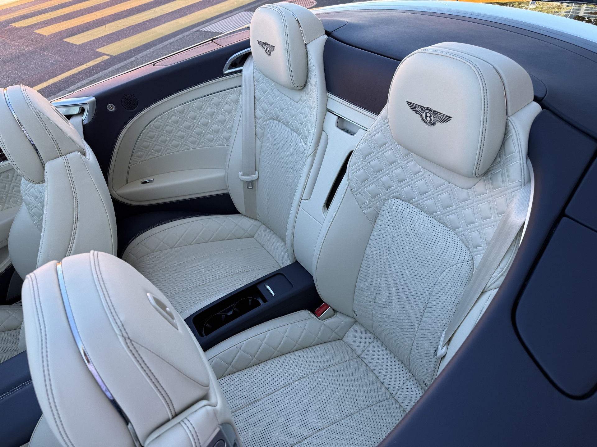 BENTLEY Continental GTC 6.0 W12-image-13