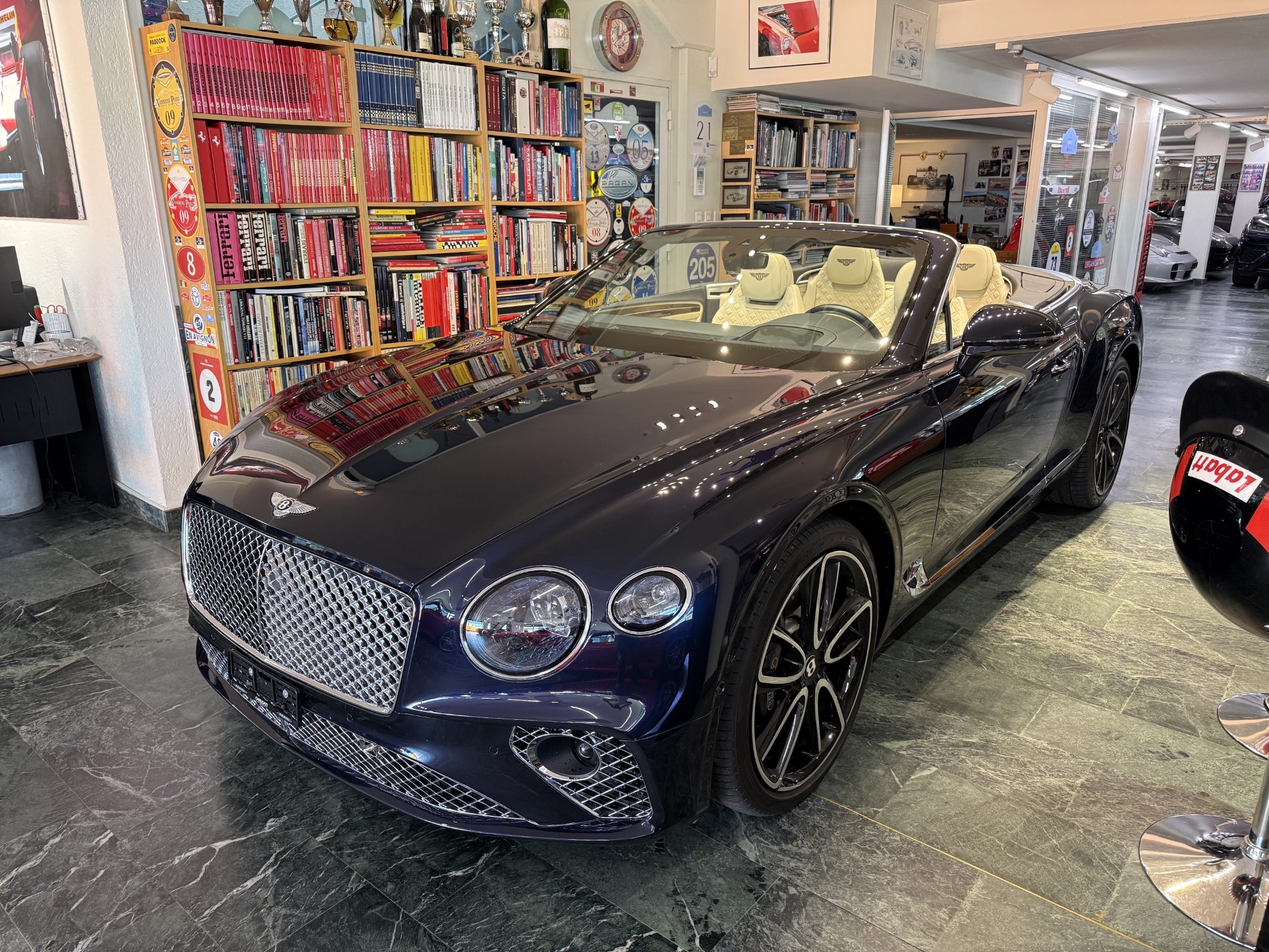 BENTLEY Continental GTC 6.0 W12-image-16