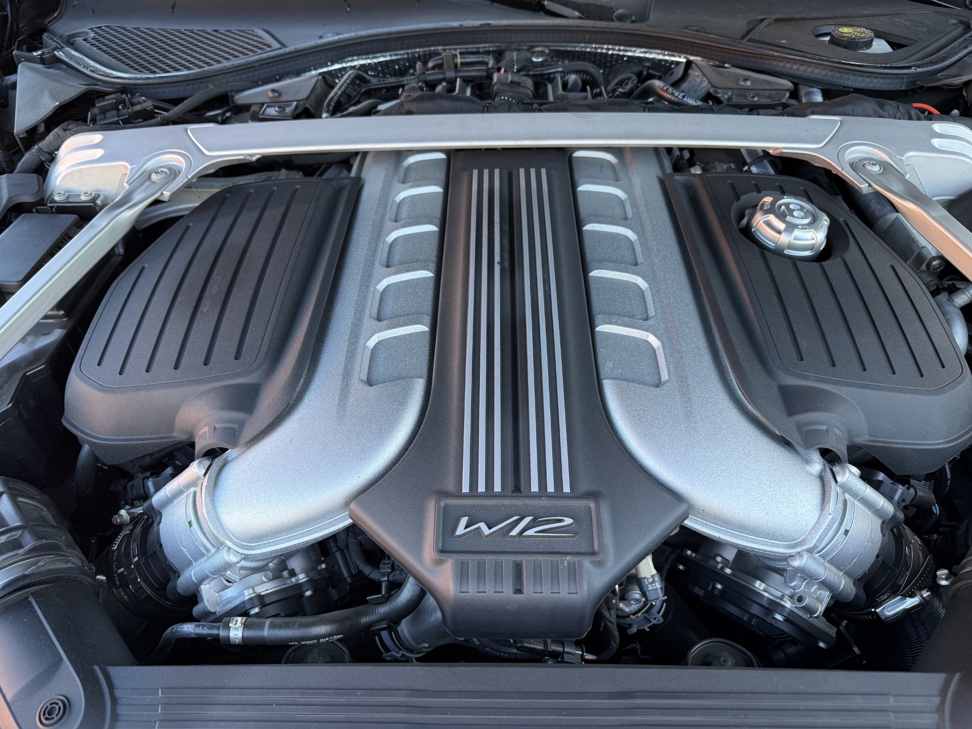 BENTLEY Continental GTC 6.0 W12-image-14