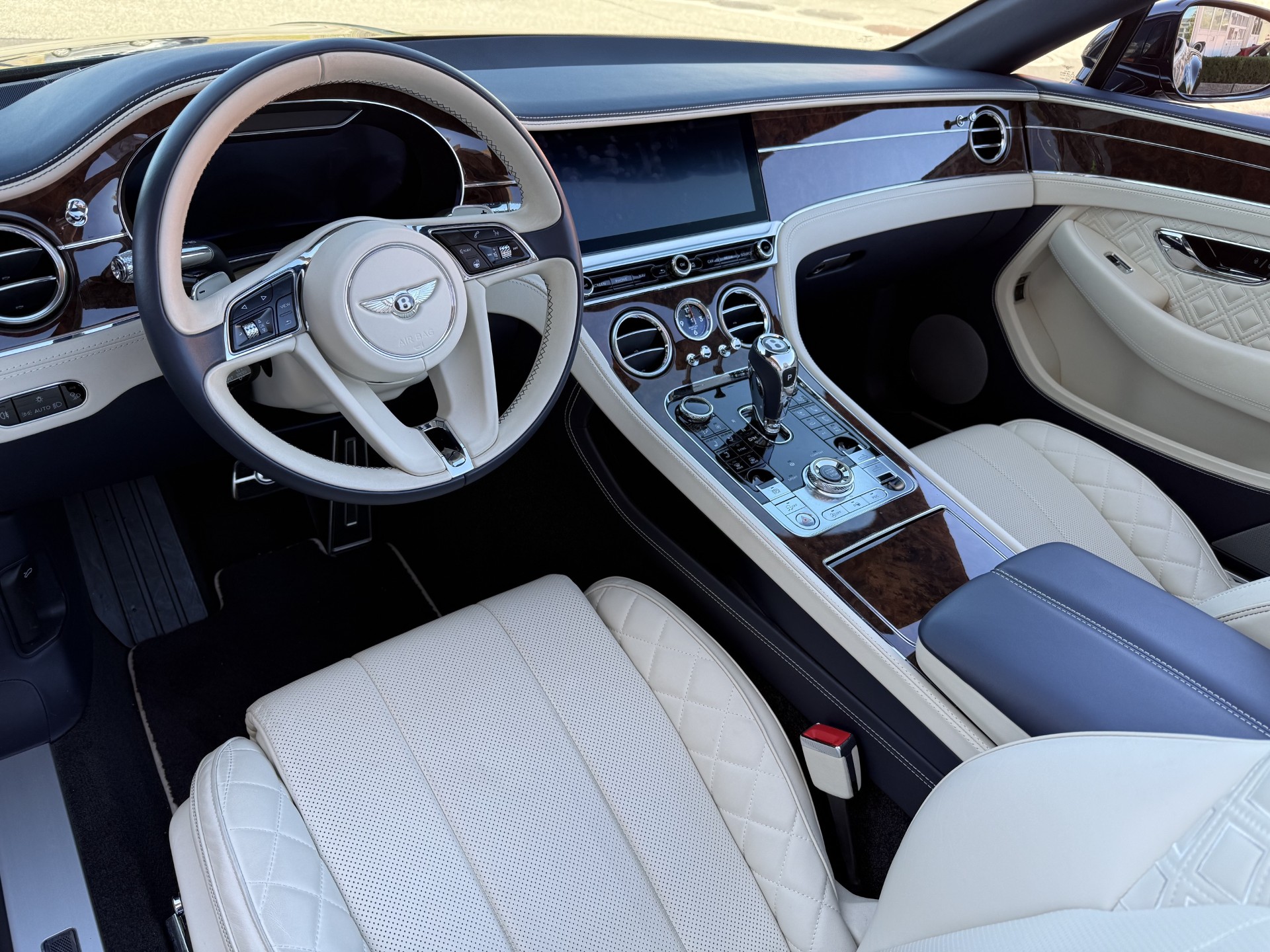 BENTLEY Continental GTC 6.0 W12-image-11