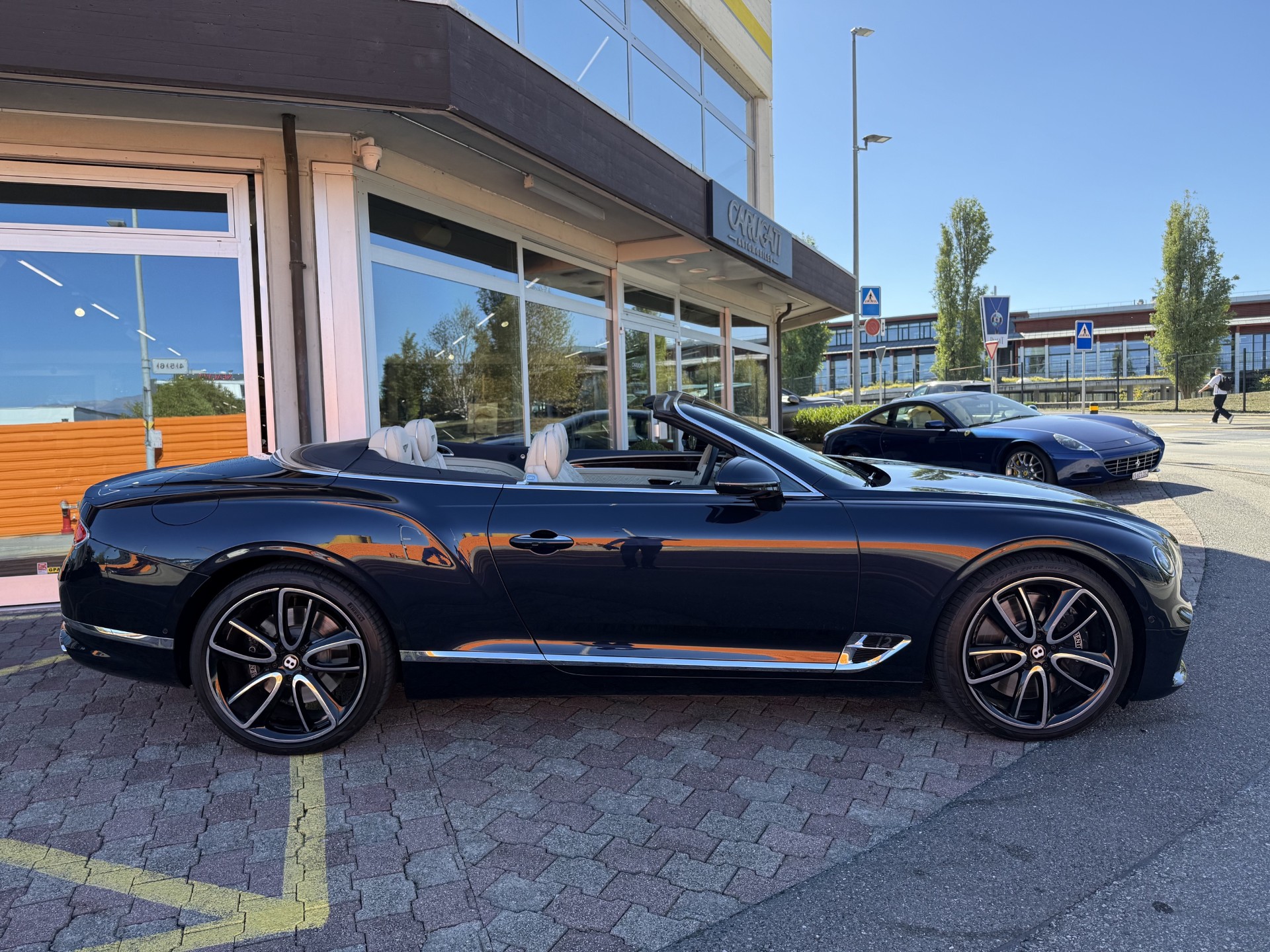 BENTLEY Continental GTC 6.0 W12-image-4