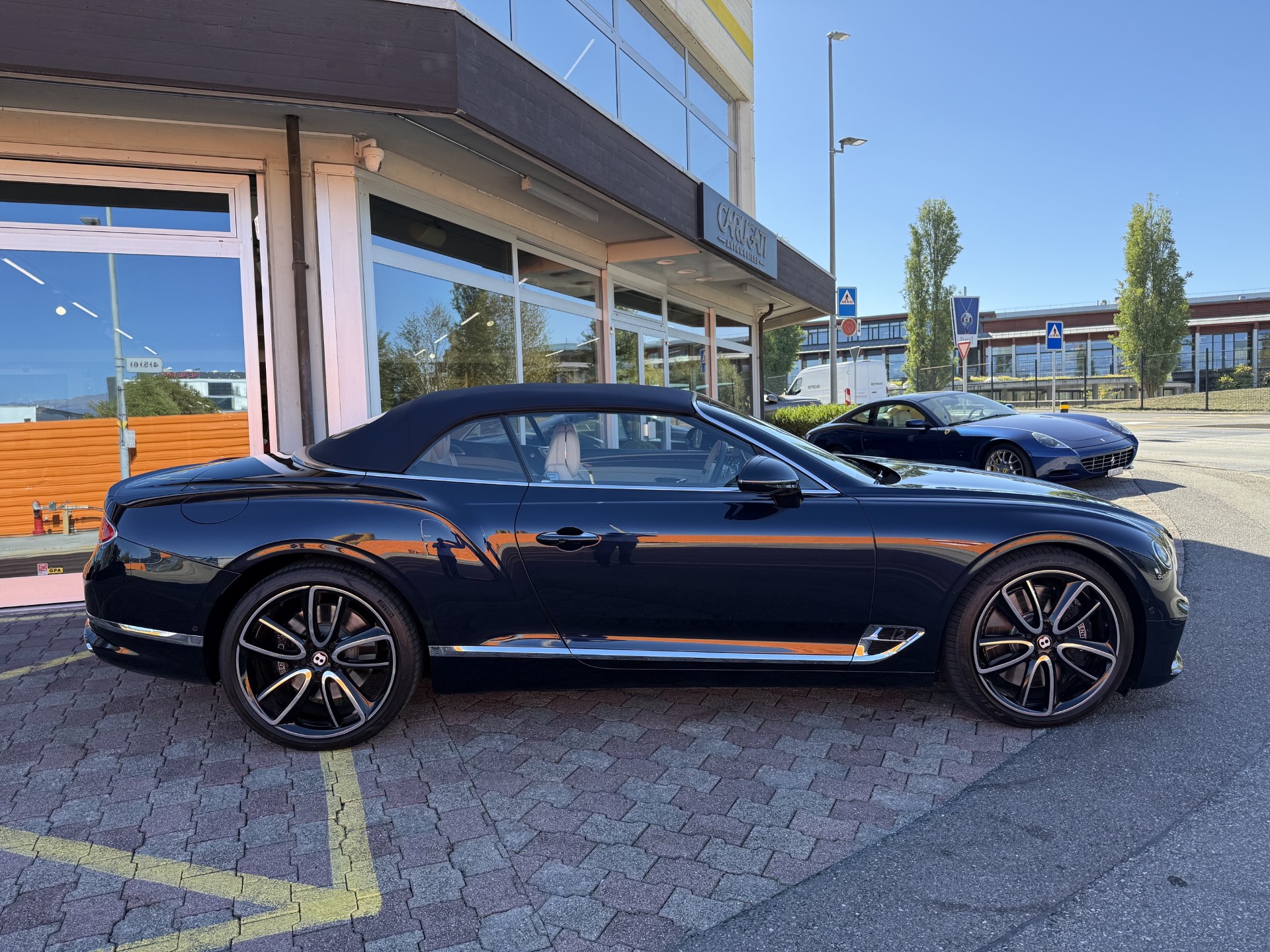 BENTLEY Continental GTC 6.0 W12-image-5