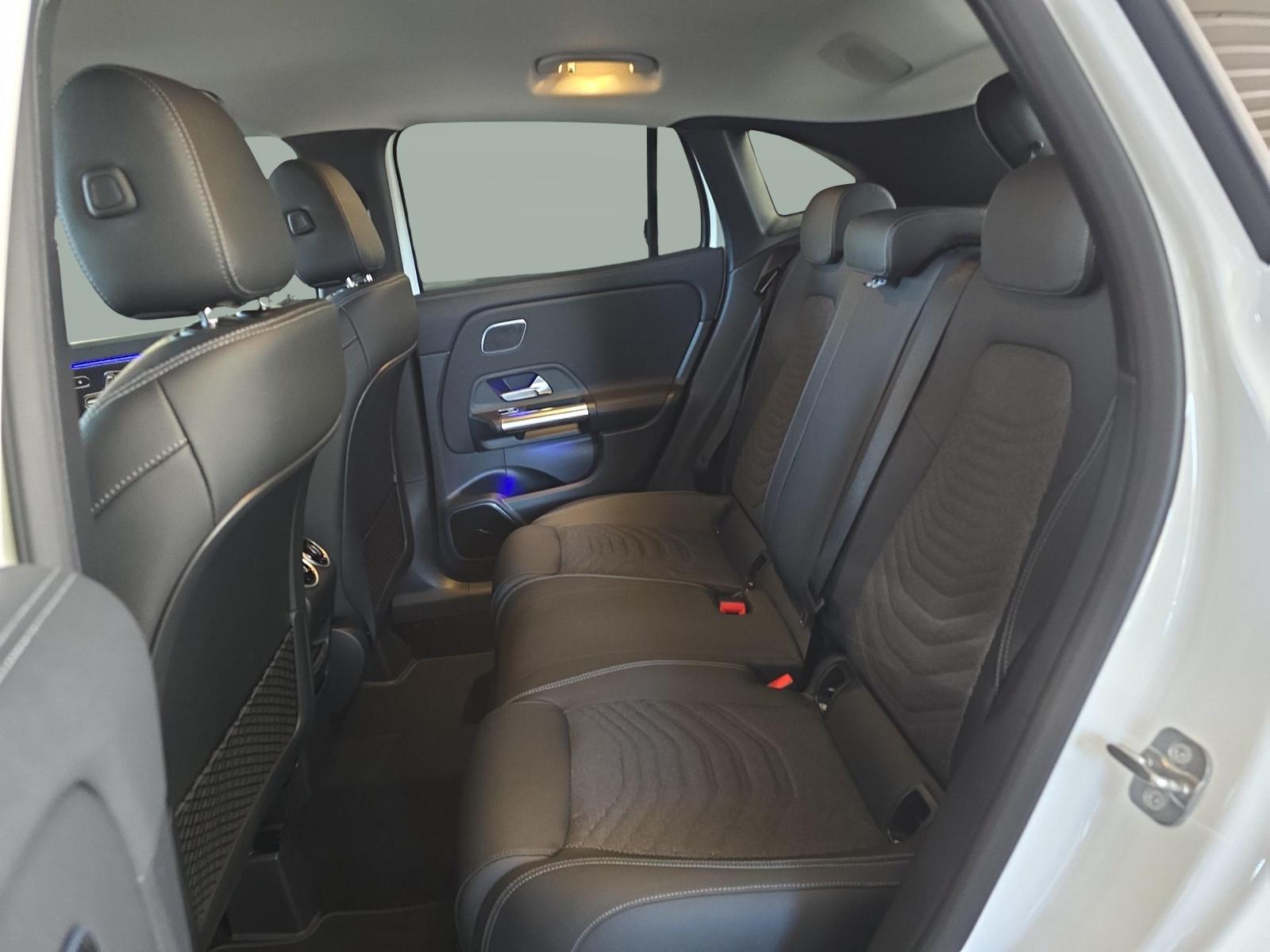 MERCEDES-BENZ GLA 250 4MATIC Swiss Star Progressive-image-10