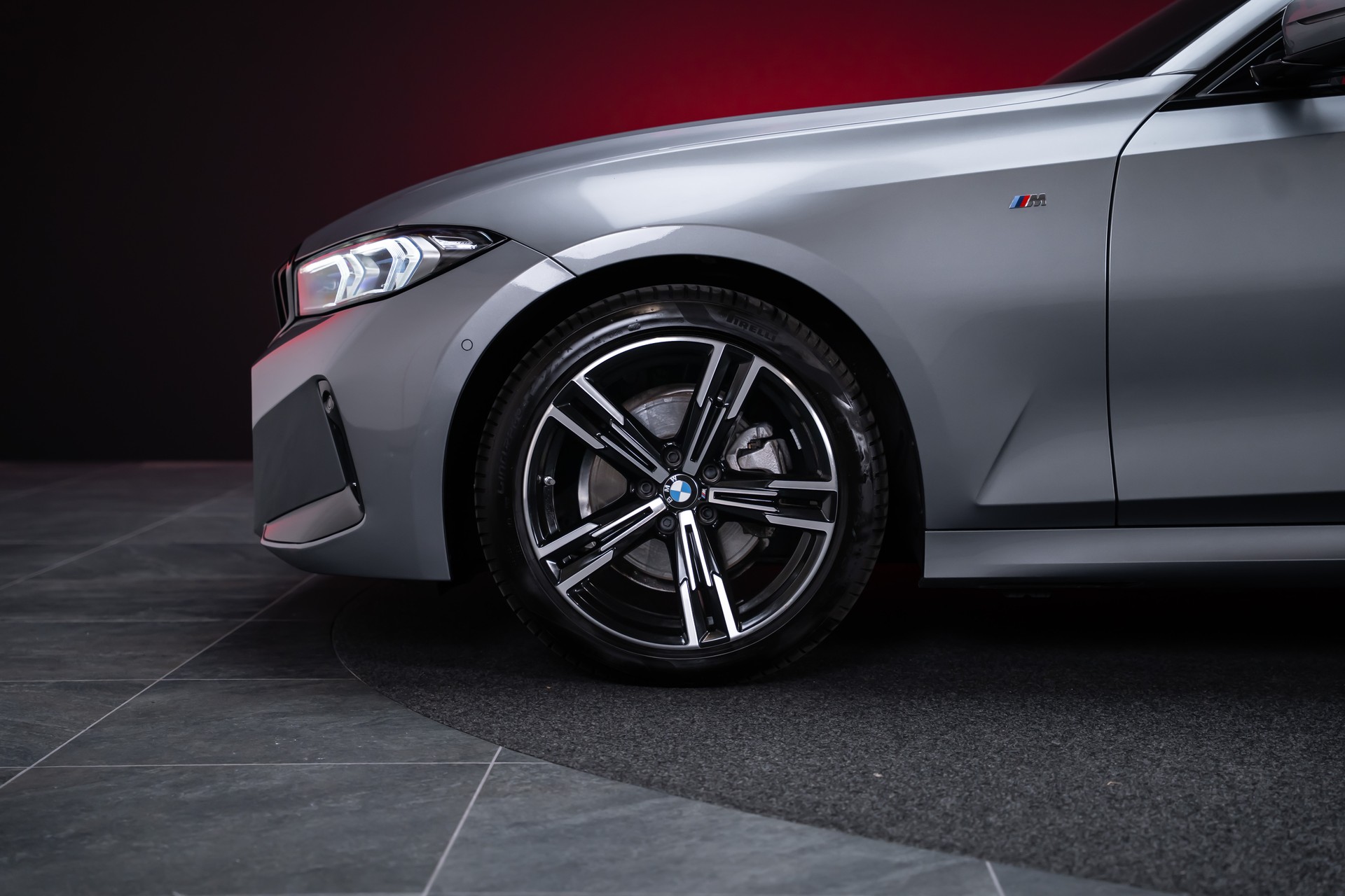 BMW 320d xDrive SAG M Sport / 360°Kamera / HeadUp / el.Sitze-image-37