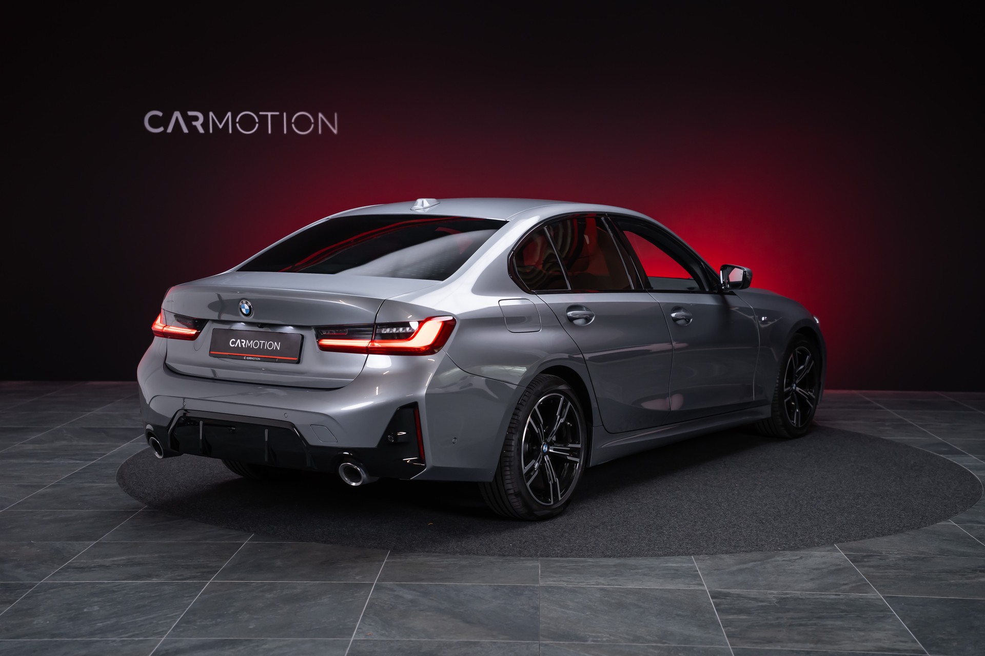 BMW 320d xDrive SAG M Sport / 360°Kamera / HeadUp / el.Sitze-image-4