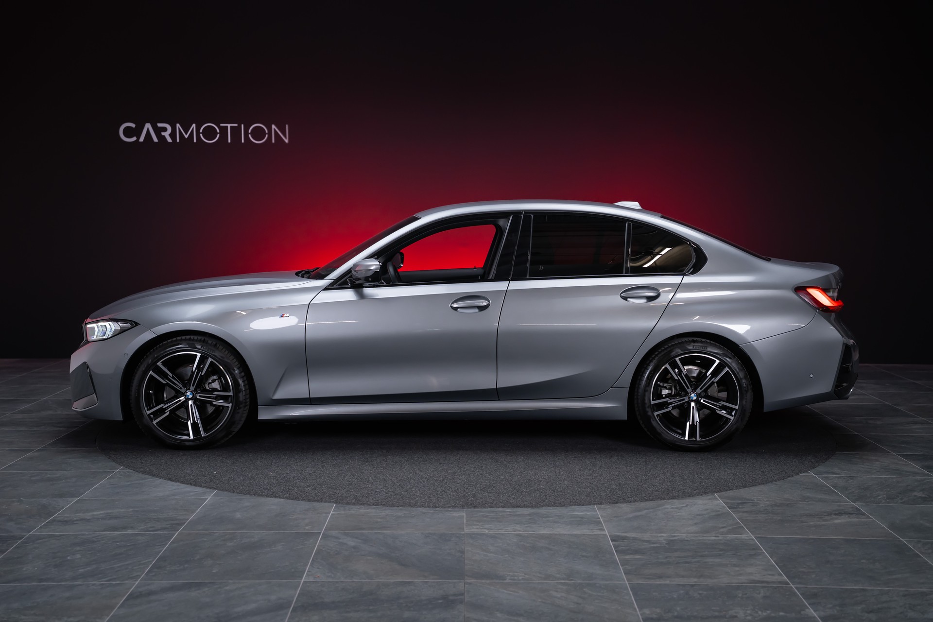 BMW 320d xDrive SAG M Sport / 360°Kamera / HeadUp / el.Sitze-image-10