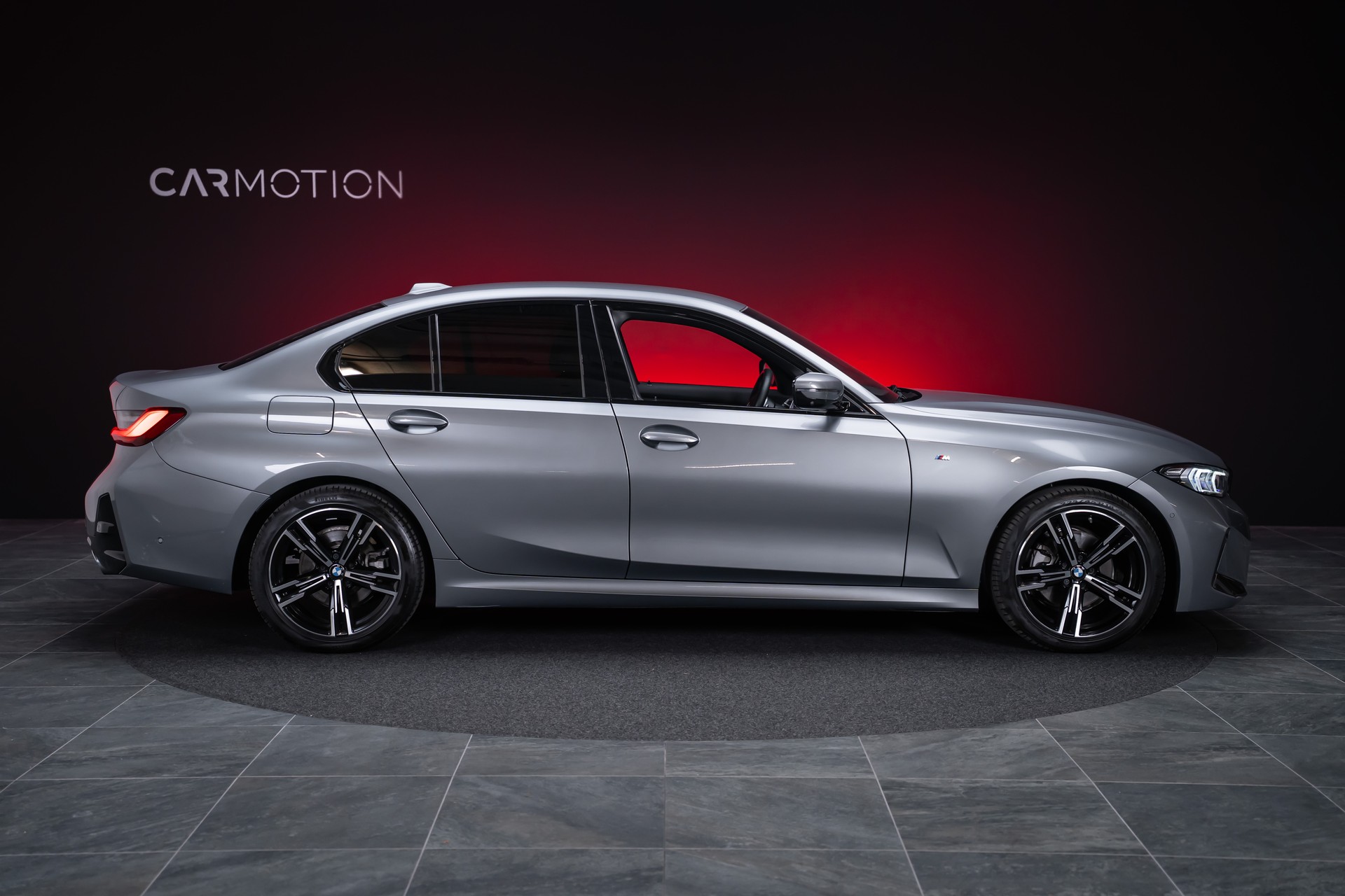 BMW 320d xDrive SAG M Sport / 360°Kamera / HeadUp / el.Sitze-image-3
