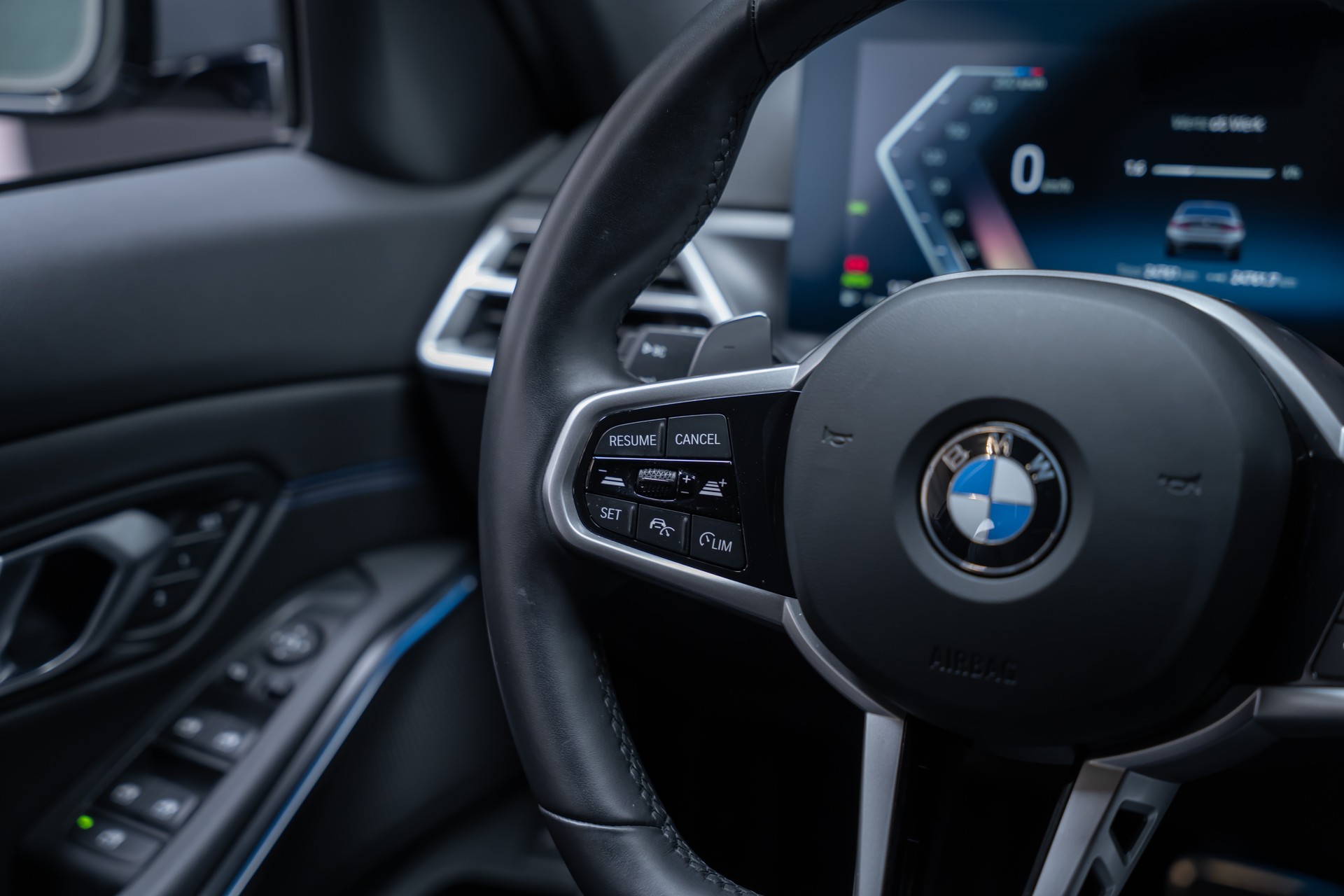 BMW 320d xDrive SAG M Sport / 360°Kamera / HeadUp / el.Sitze-image-27