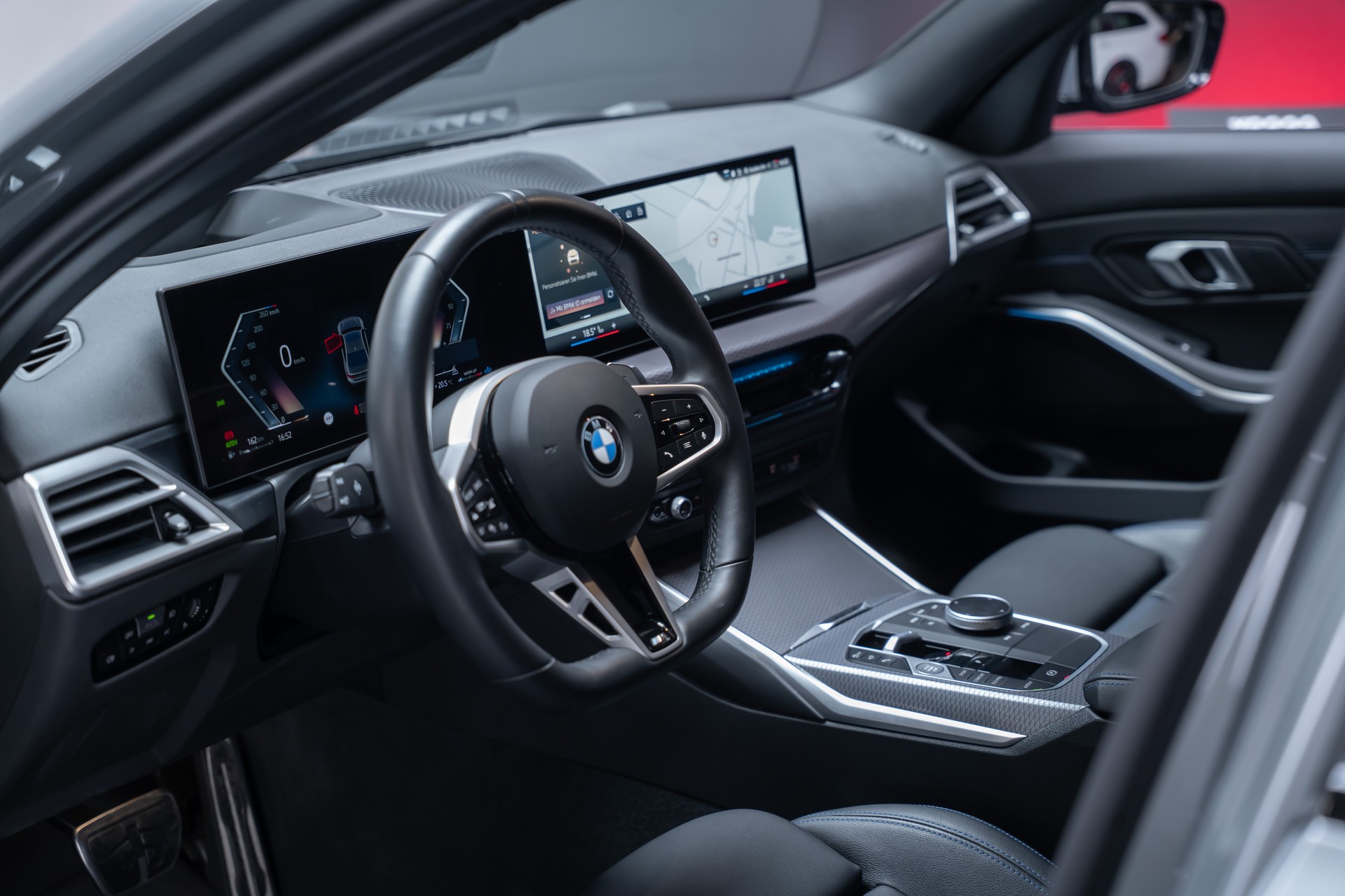 BMW 320d xDrive SAG M Sport / 360°Kamera / HeadUp / el.Sitze-image-13