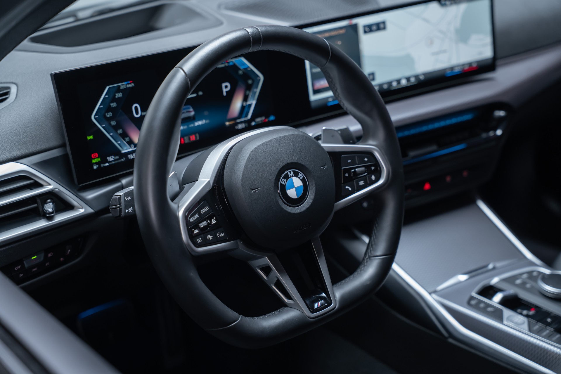 BMW 320d xDrive SAG M Sport / 360°Kamera / HeadUp / el.Sitze-image-12