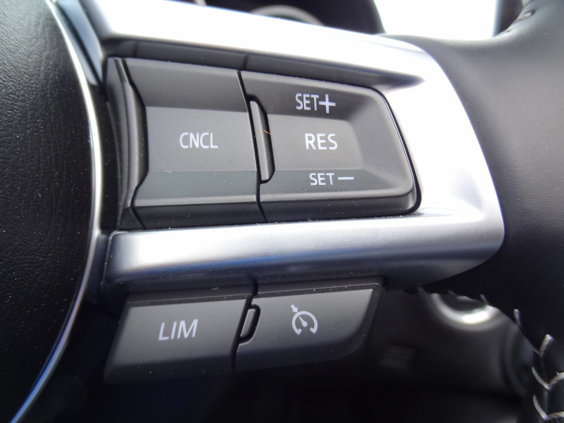 MAZDA MX-5 Skyactiv-G 132 Exclusive-line-image-14