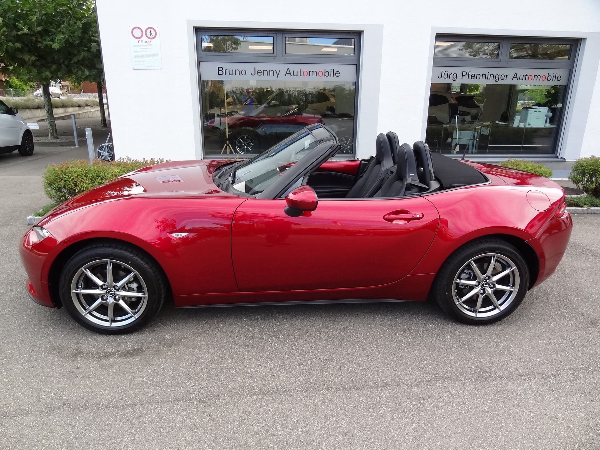 MAZDA MX-5 Skyactiv-G 132 Exclusive-line-image-0