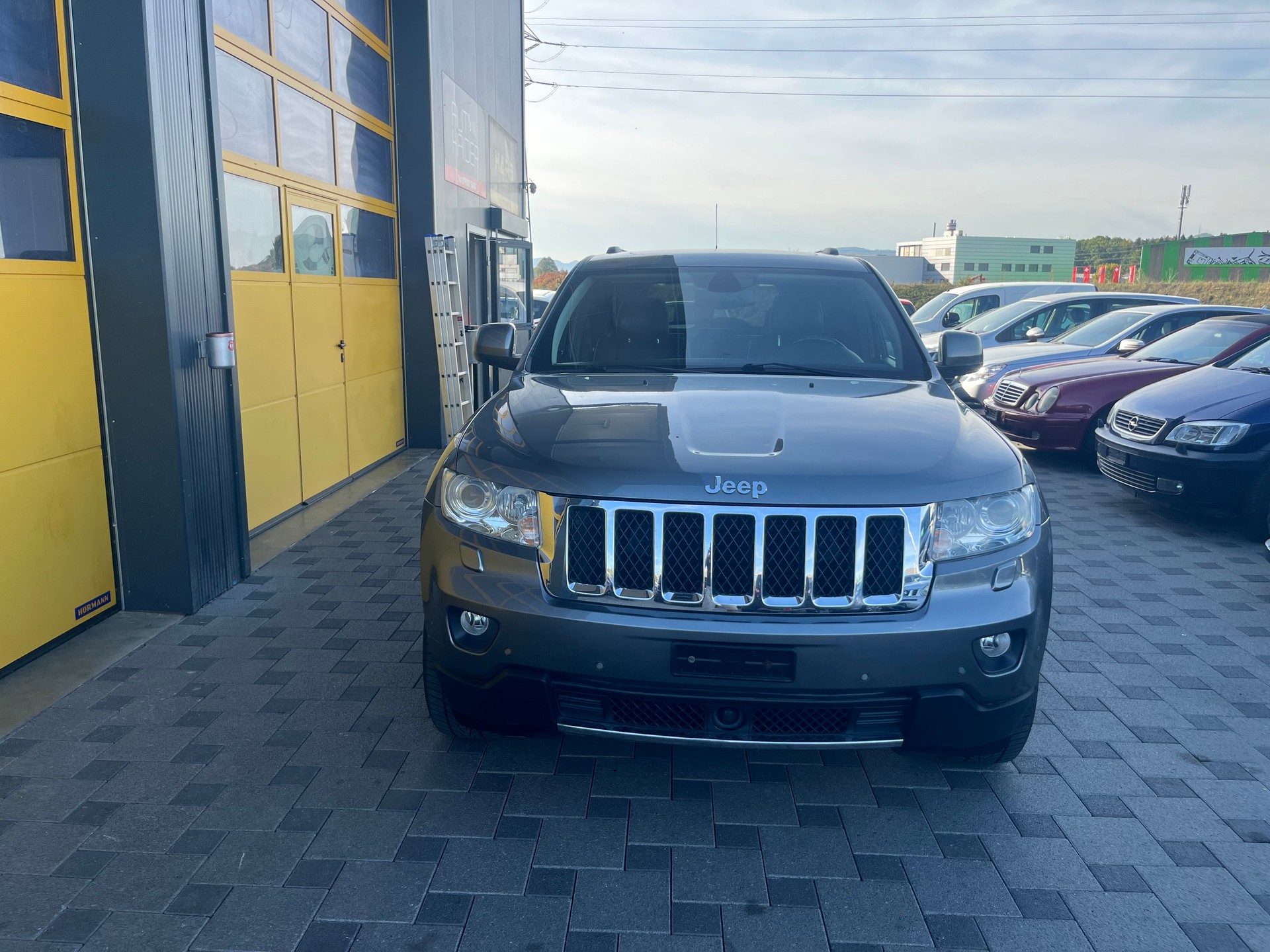 JEEP Grand Cherokee 3.0 CRD Overland Automatic-image-2