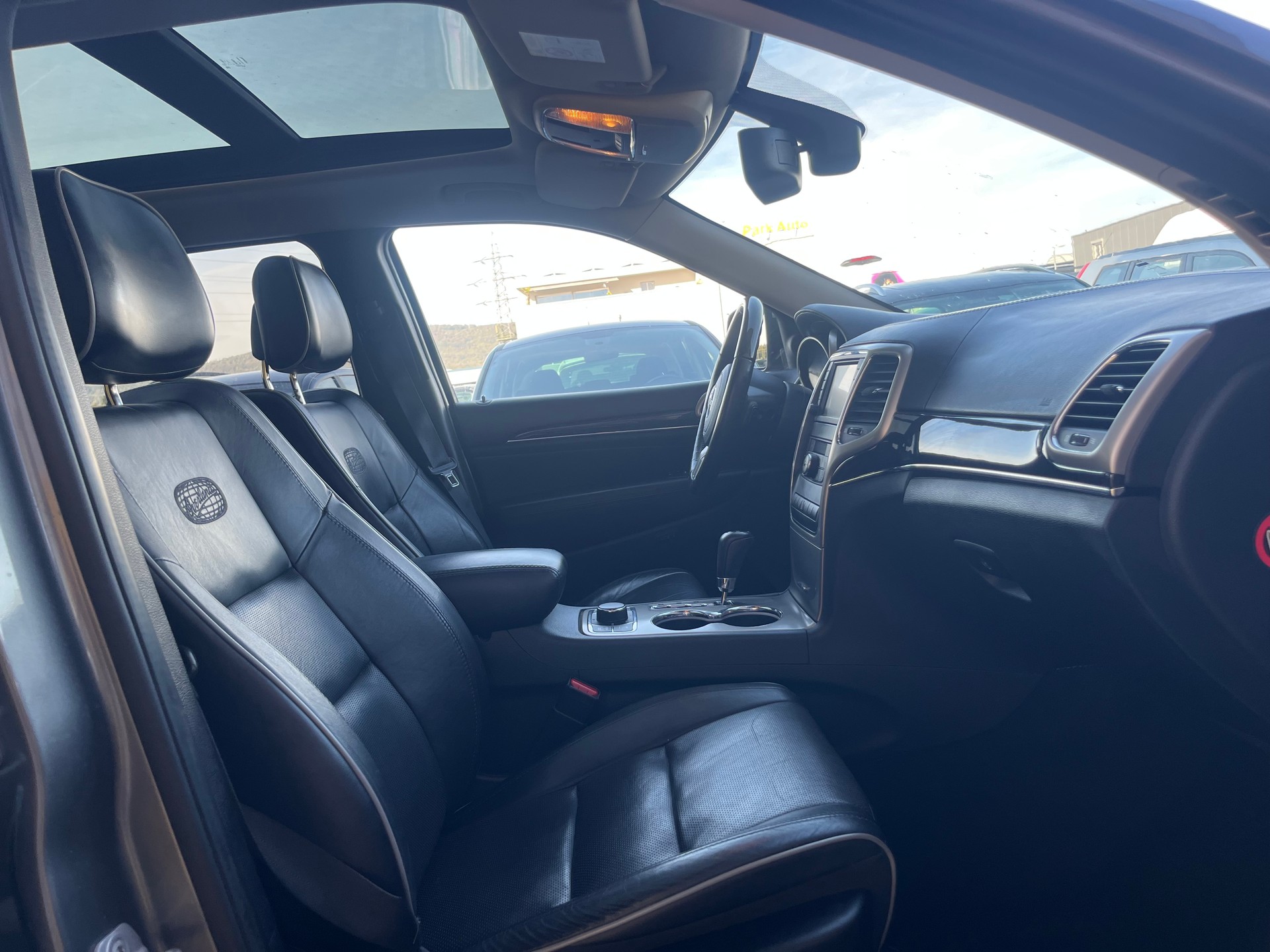 JEEP Grand Cherokee 3.0 CRD Overland Automatic-image-10