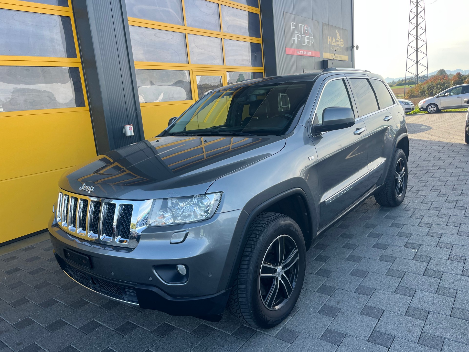 JEEP Grand Cherokee 3.0 CRD Overland Automatic-image-4