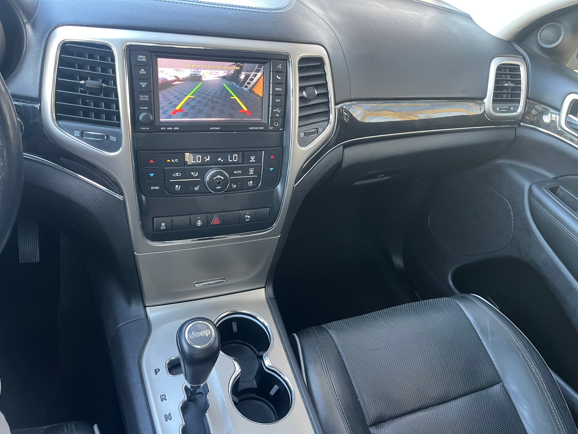 JEEP Grand Cherokee 3.0 CRD Overland Automatic-image-12