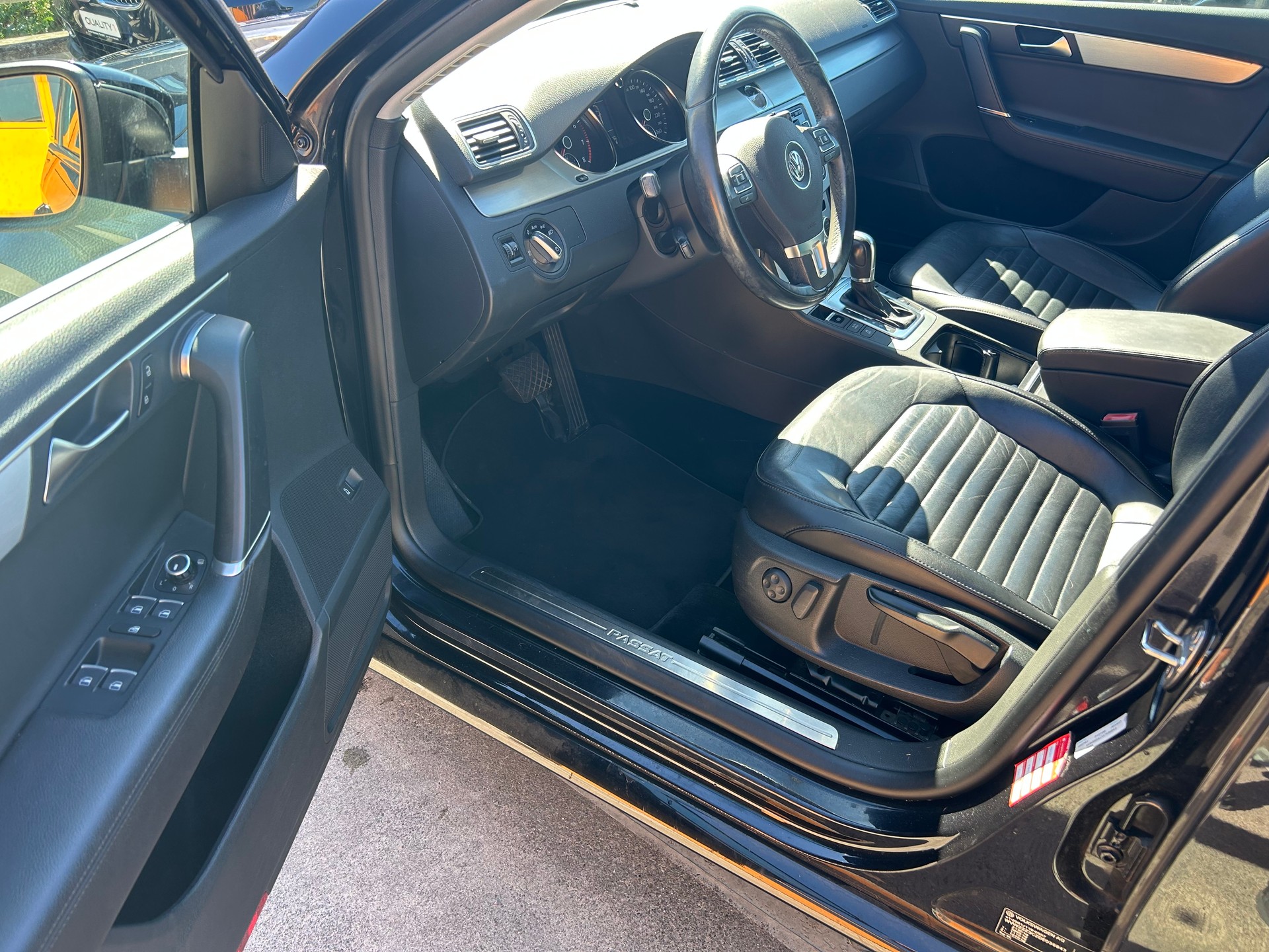 VW Passat Variant 1.8 TSI Highline DSG-image-12