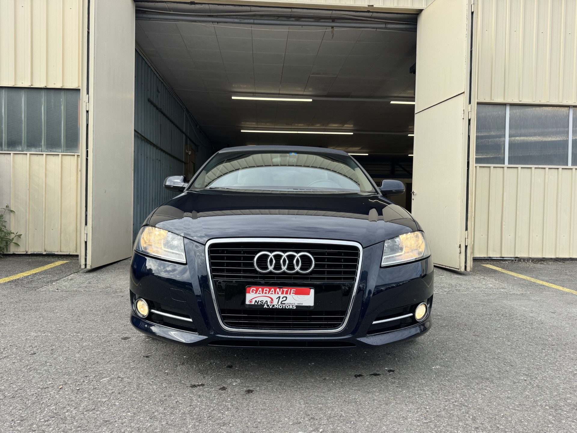 AUDI A3 Cabriolet 1.8 TFSI Ambition S-tronic-image-2
