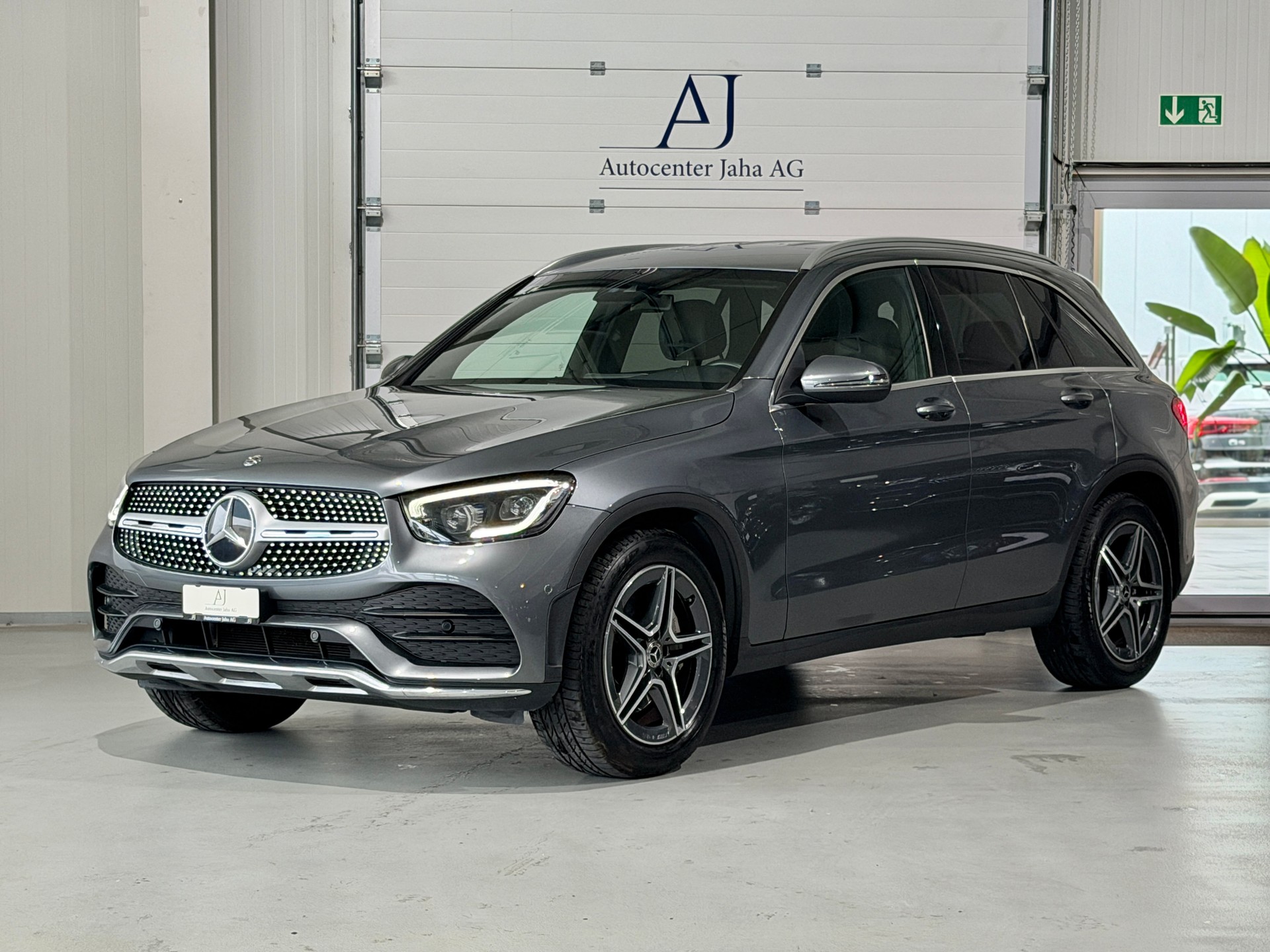 MERCEDES-BENZ GLC 220 d AMG Line 4Matic 9G-Tronic (CH)-image-2