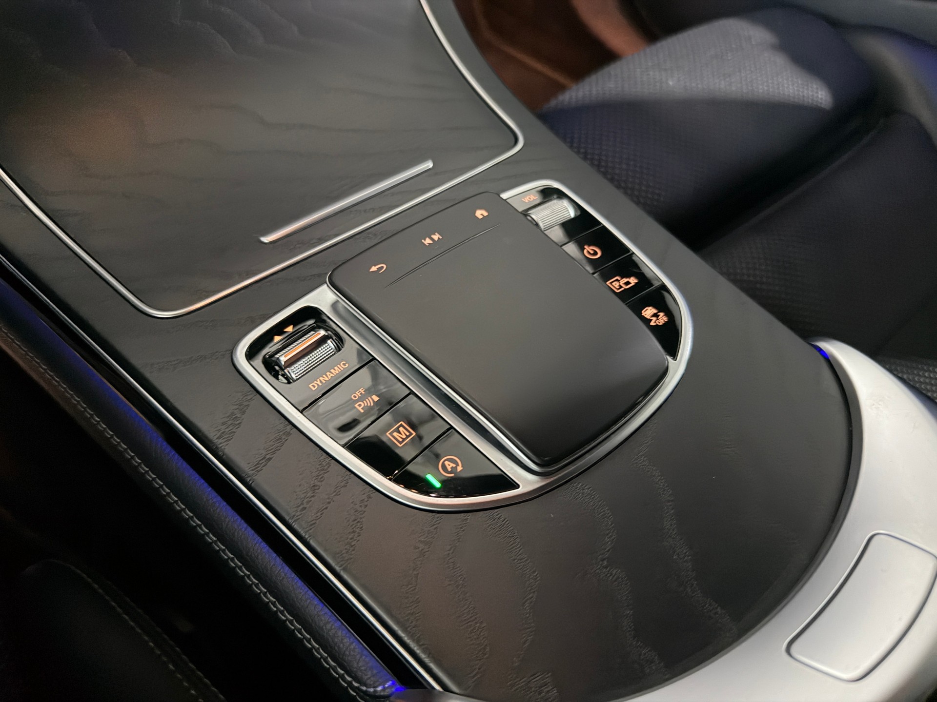 MERCEDES-BENZ GLC 220 d AMG Line 4Matic 9G-Tronic (CH)-image-15