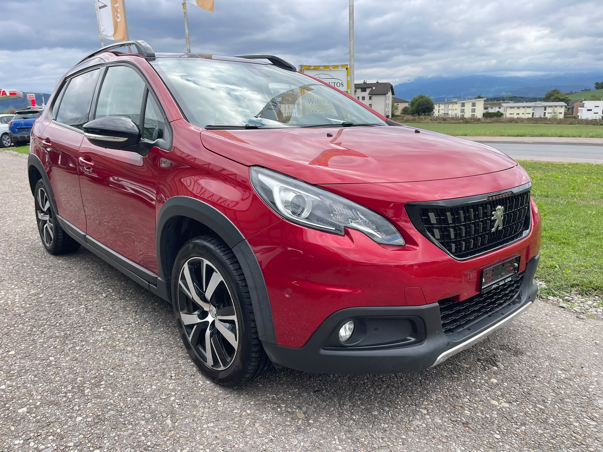 PEUGEOT 2008 1.2 PureTech Signature EAT6-image-2